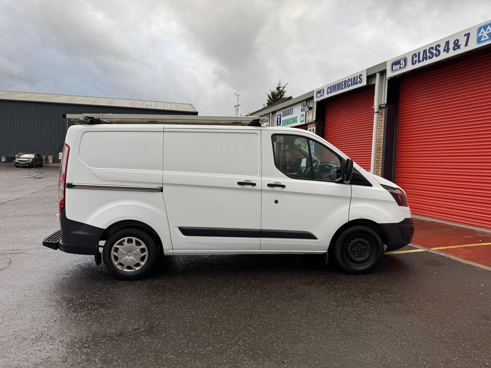 Ford Transit Custom 2.2 TDCi 310 ECOnetic Panel Van 5dr Diesel Manual L1 H1 (162 g/km, 98 bhp)