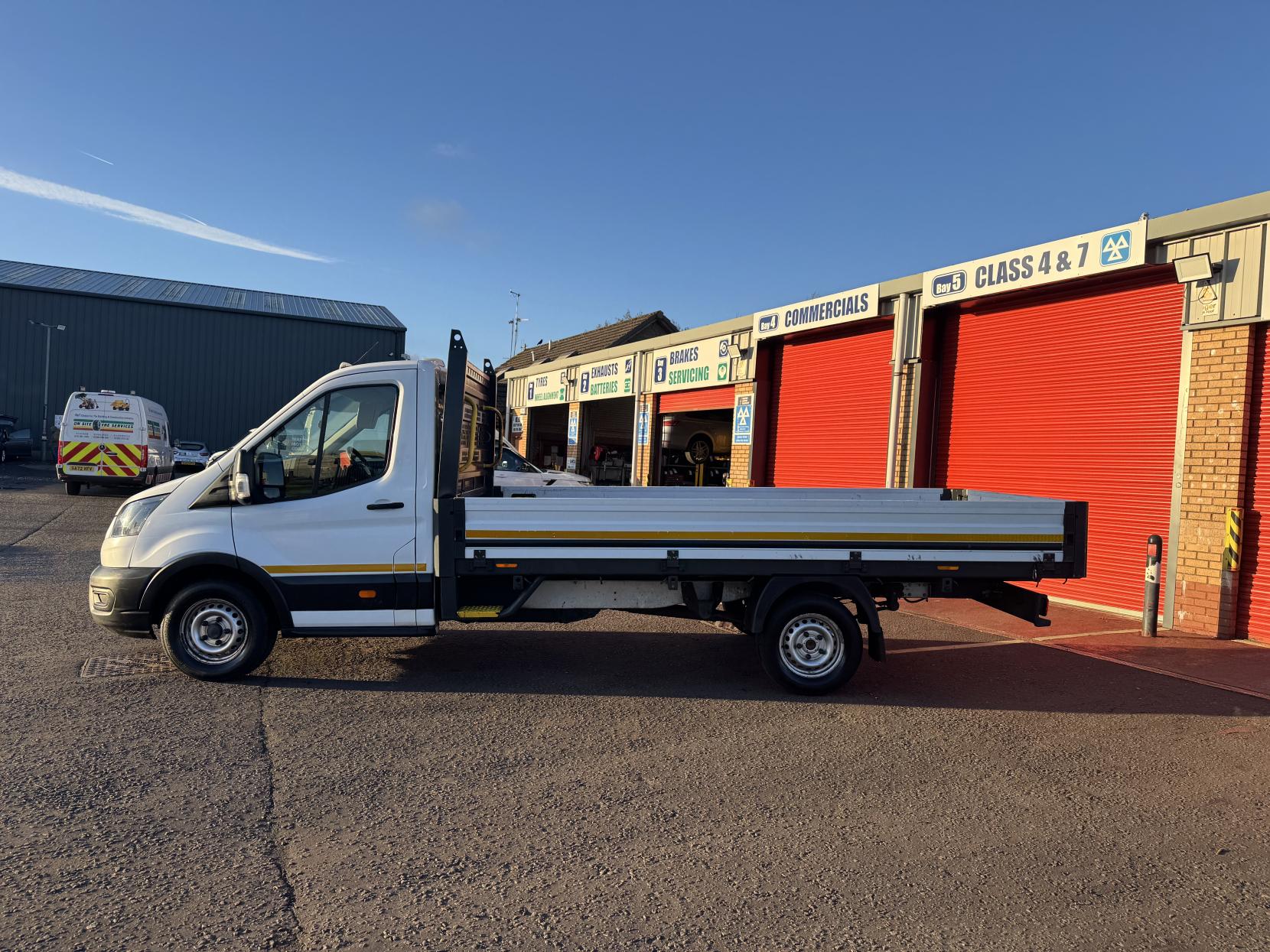 Ford Transit 2.0 350 EcoBlue Leader Dropside 2dr Diesel Manual RWD L4 Euro 6 (s/s) (130 ps)