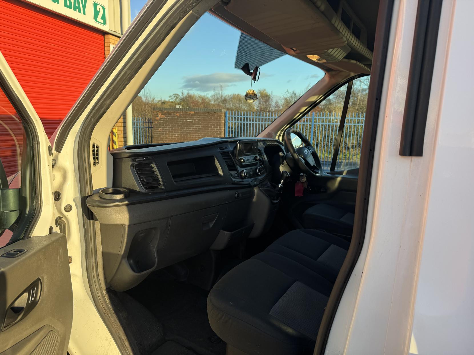 Ford Transit 2.0 350 EcoBlue Leader Dropside 2dr Diesel Manual RWD L4 Euro 6 (s/s) (130 ps)