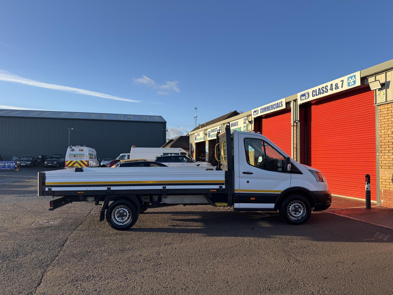 Ford Transit 2.0 350 EcoBlue Leader Dropside 2dr Diesel Manual RWD L4 Euro 6 (s/s) (130 ps)