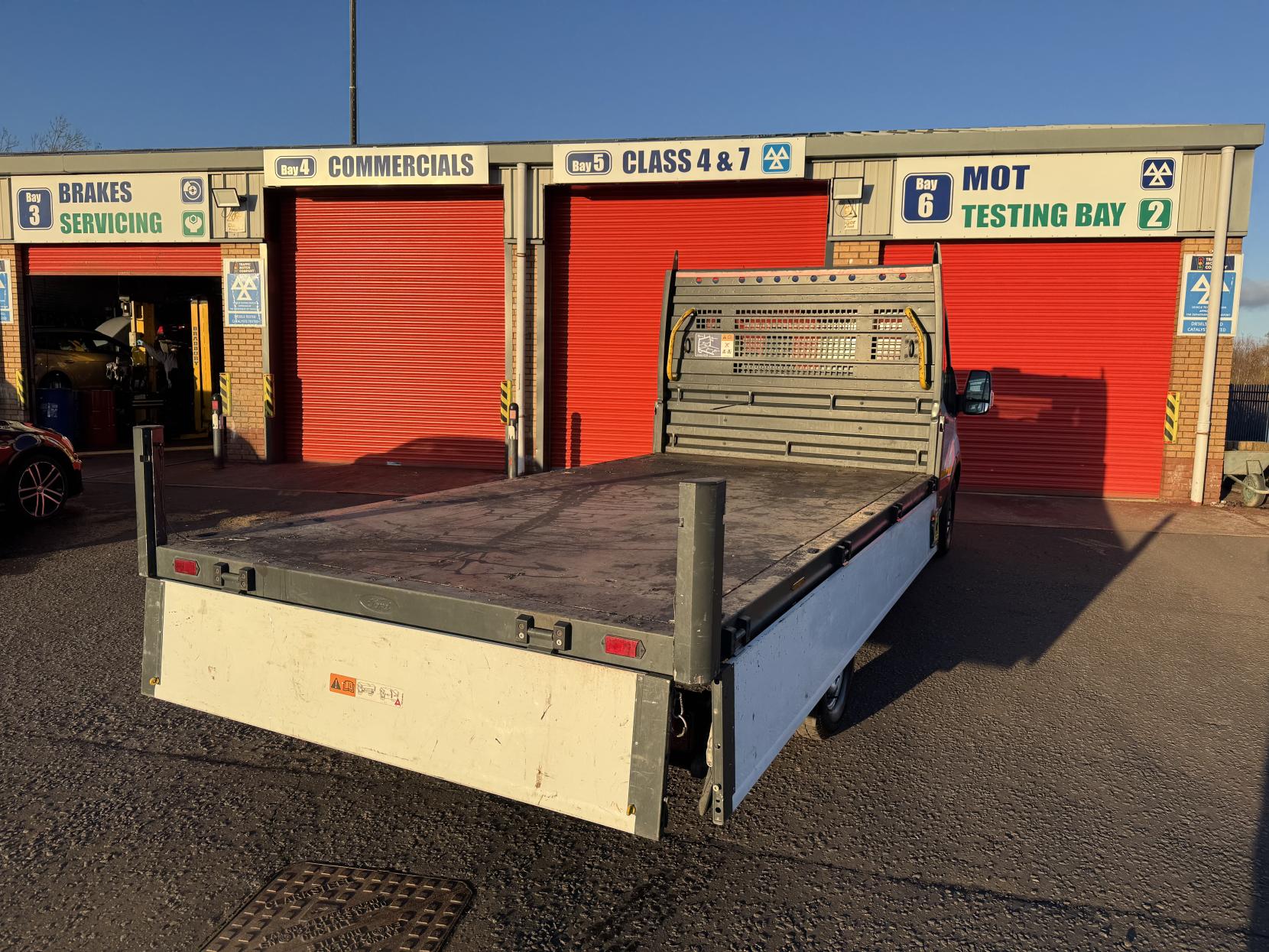 Ford Transit 2.0 350 EcoBlue Leader Dropside 2dr Diesel Manual RWD L4 Euro 6 (s/s) (130 ps)