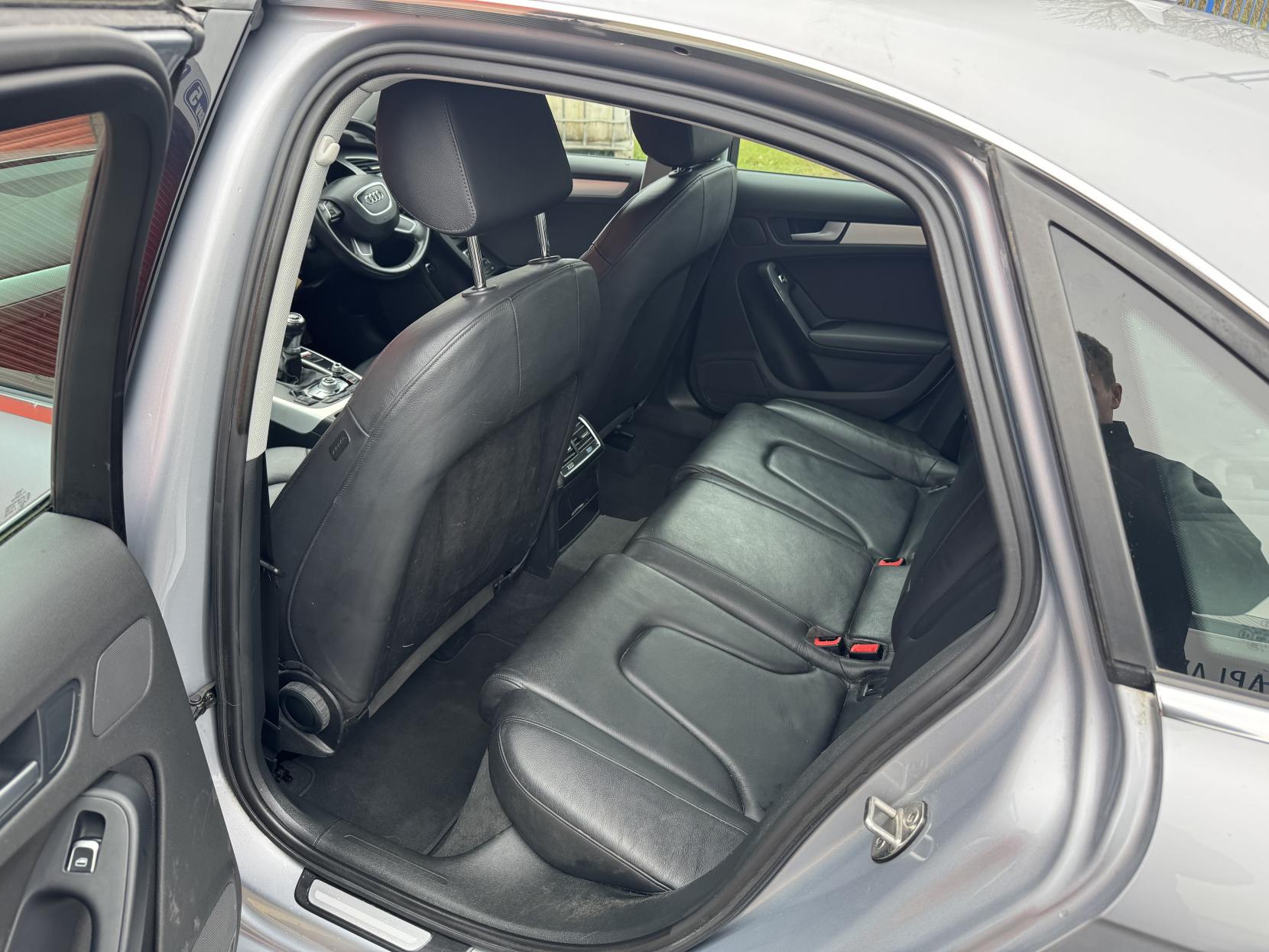 Audi A4 2.0 TDI SE Technik Saloon 4dr Diesel Manual quattro Euro 5 (s/s) (177 ps)