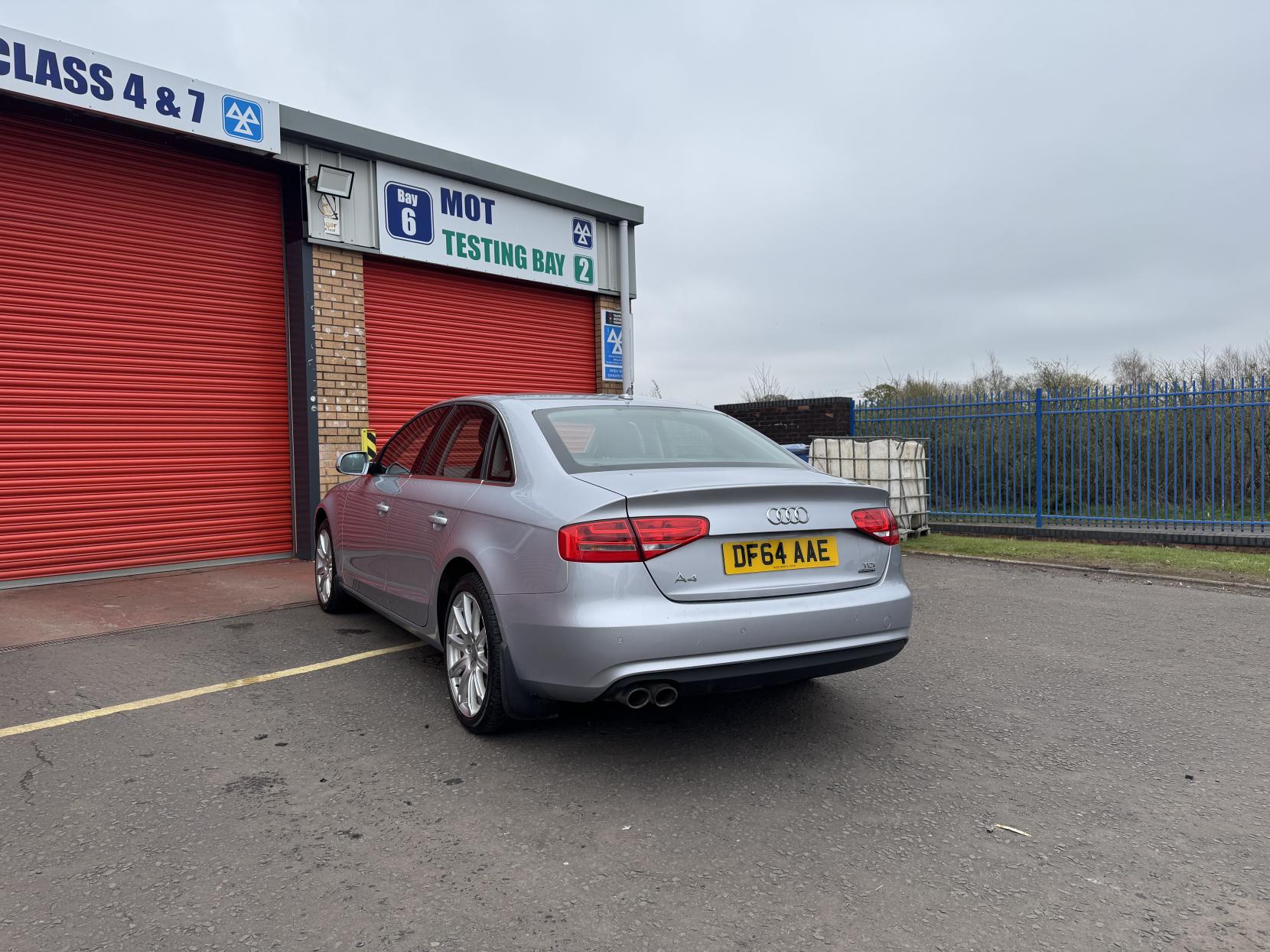 Audi A4 2.0 TDI SE Technik Saloon 4dr Diesel Manual quattro Euro 5 (s/s) (177 ps)