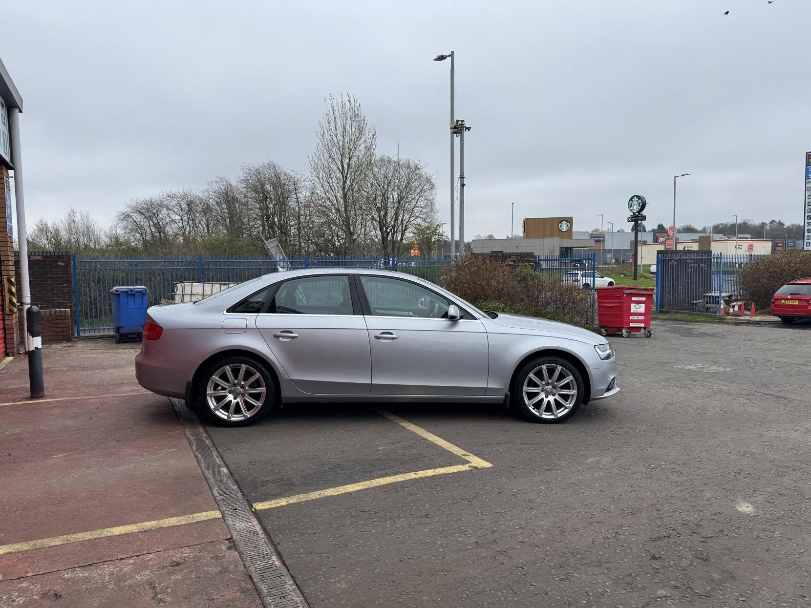 Audi A4 2.0 TDI SE Technik Saloon 4dr Diesel Manual quattro Euro 5 (s/s) (177 ps)