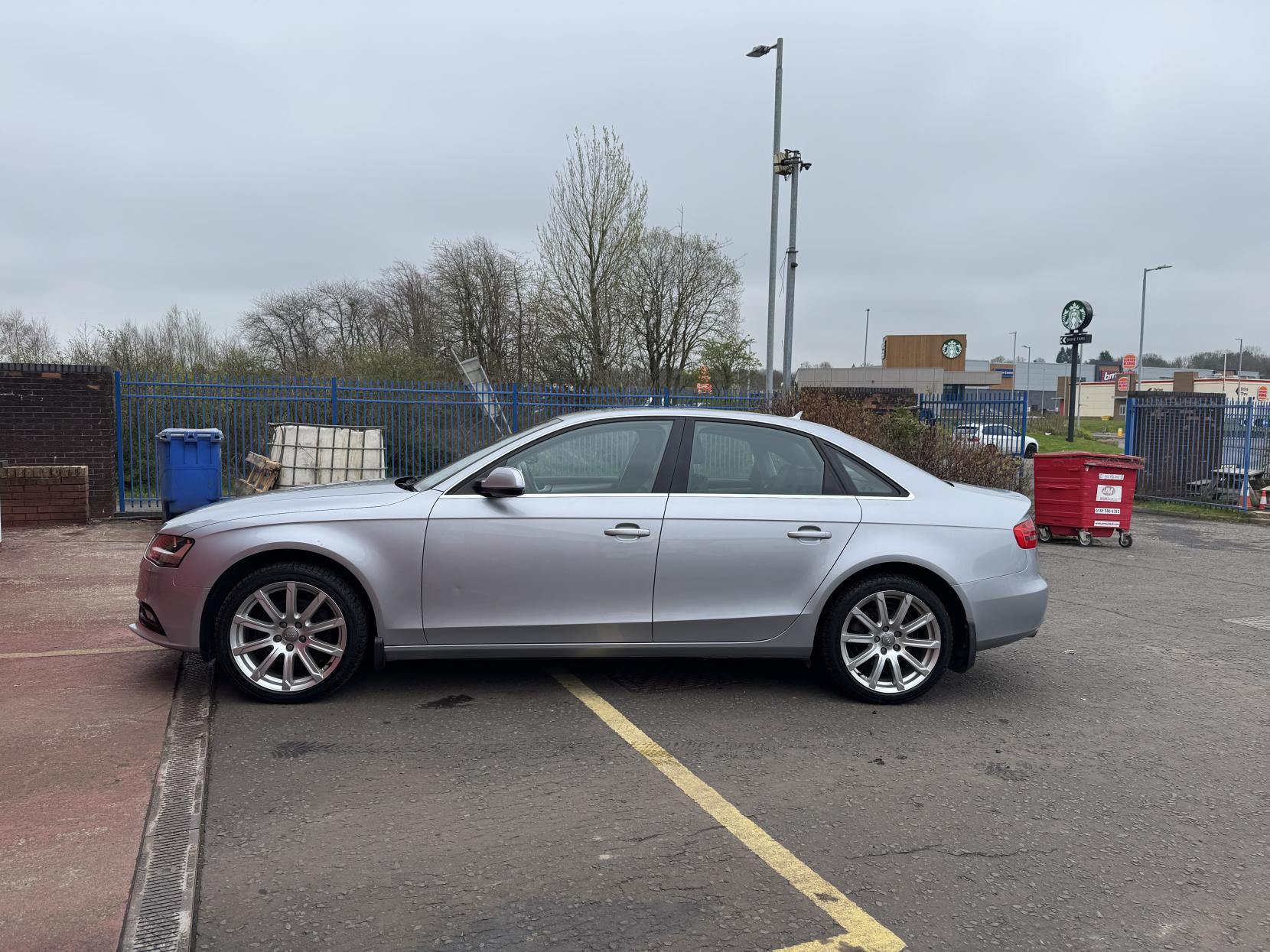 Audi A4 2.0 TDI SE Technik Saloon 4dr Diesel Manual quattro Euro 5 (s/s) (177 ps)