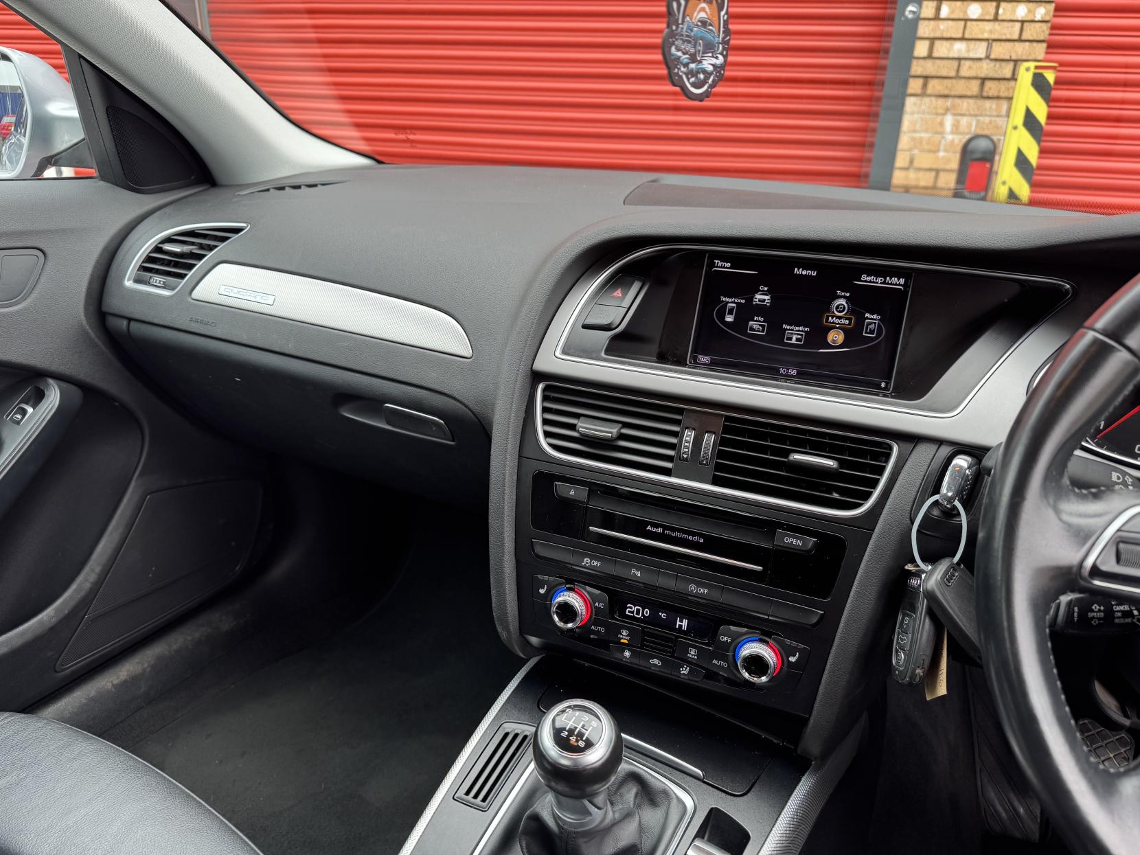 Audi A4 2.0 TDI SE Technik Saloon 4dr Diesel Manual quattro Euro 5 (s/s) (177 ps)