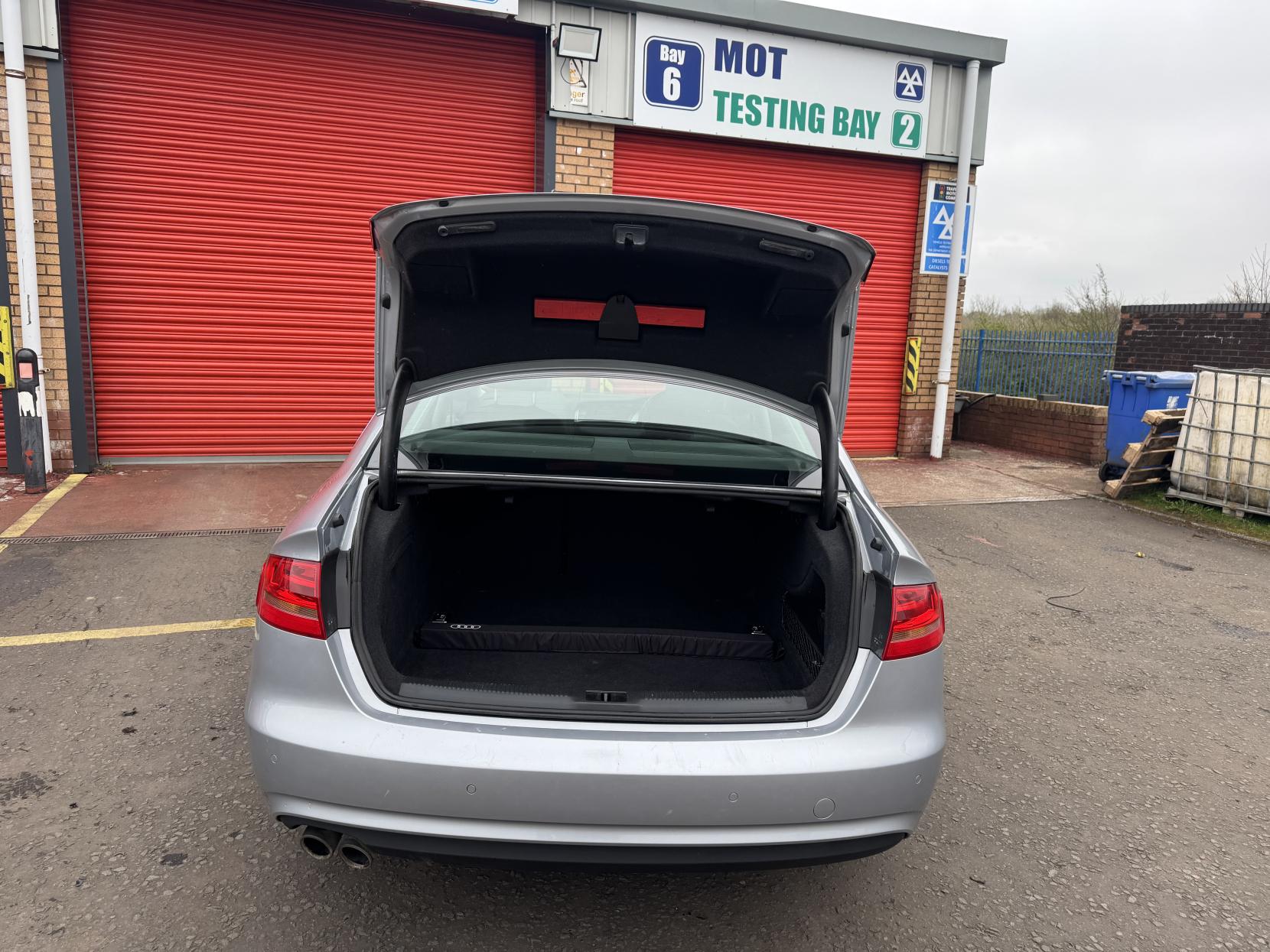 Audi A4 2.0 TDI SE Technik Saloon 4dr Diesel Manual quattro Euro 5 (s/s) (177 ps)