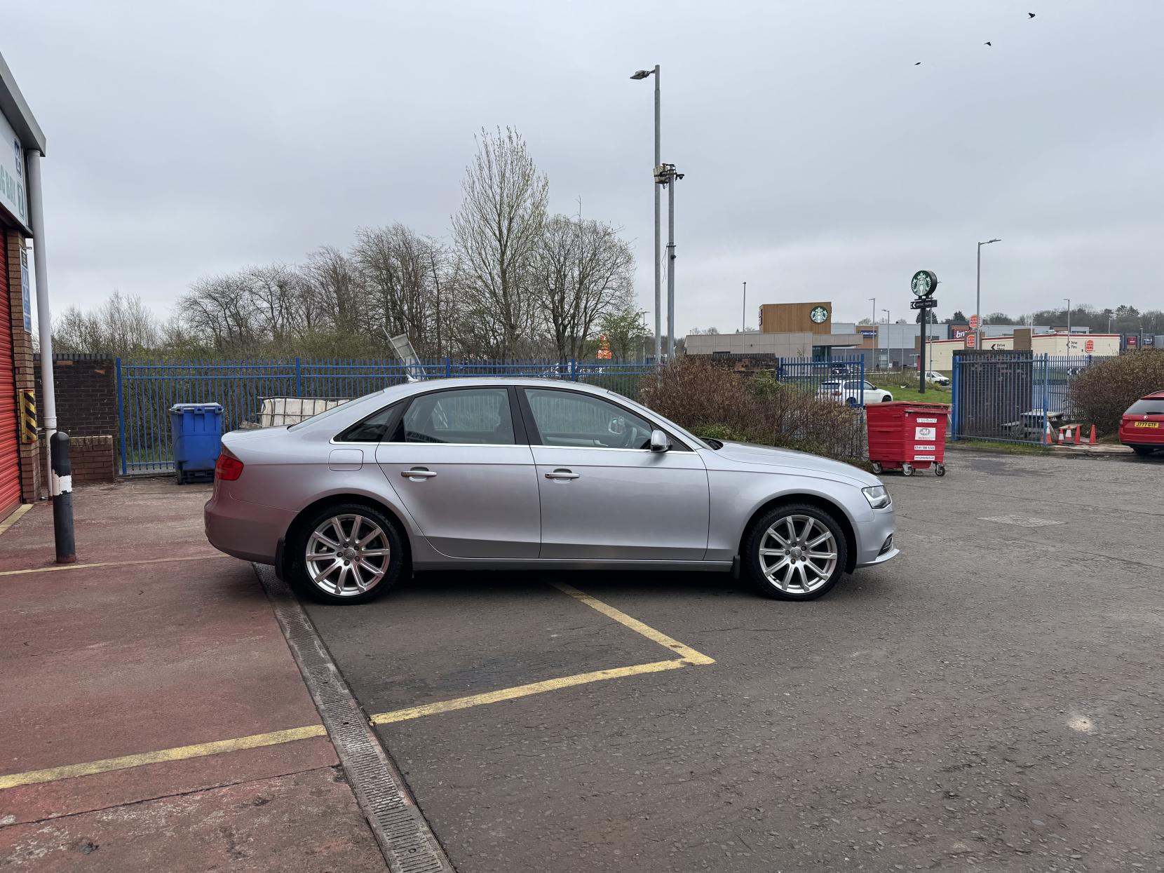 Audi A4 2.0 TDI SE Technik Saloon 4dr Diesel Manual quattro Euro 5 (s/s) (177 ps)