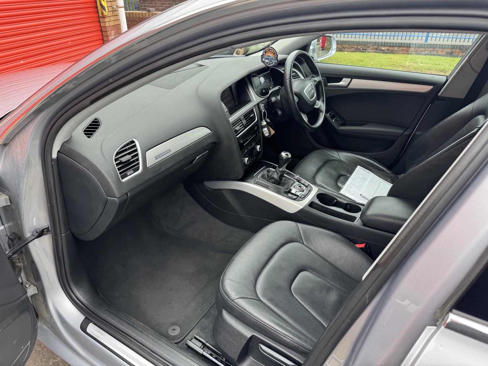 Audi A4 2.0 TDI SE Technik Saloon 4dr Diesel Manual quattro Euro 5 (s/s) (177 ps)