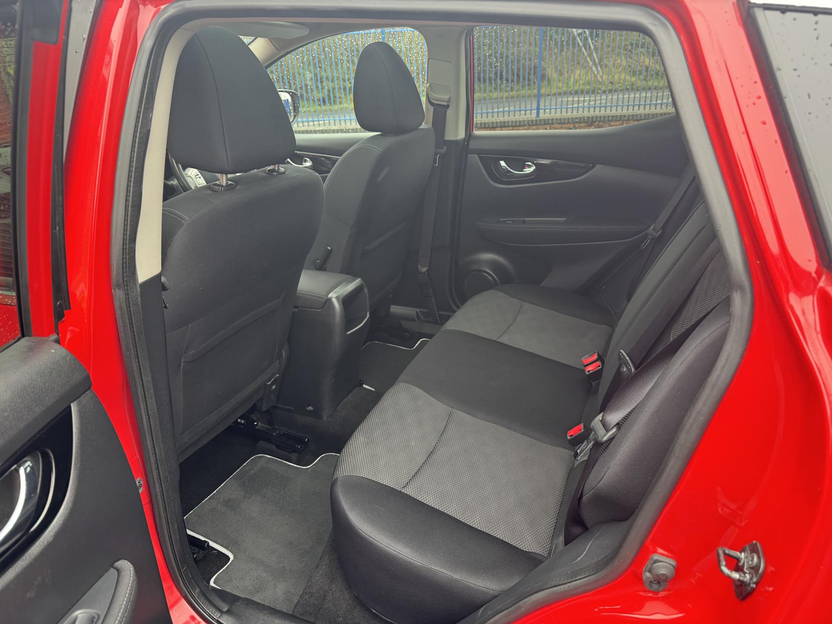 Nissan Qashqai 1.5 dCi n-tec+ SUV 5dr Diesel Manual 2WD Euro 6 (s/s) (110 ps)