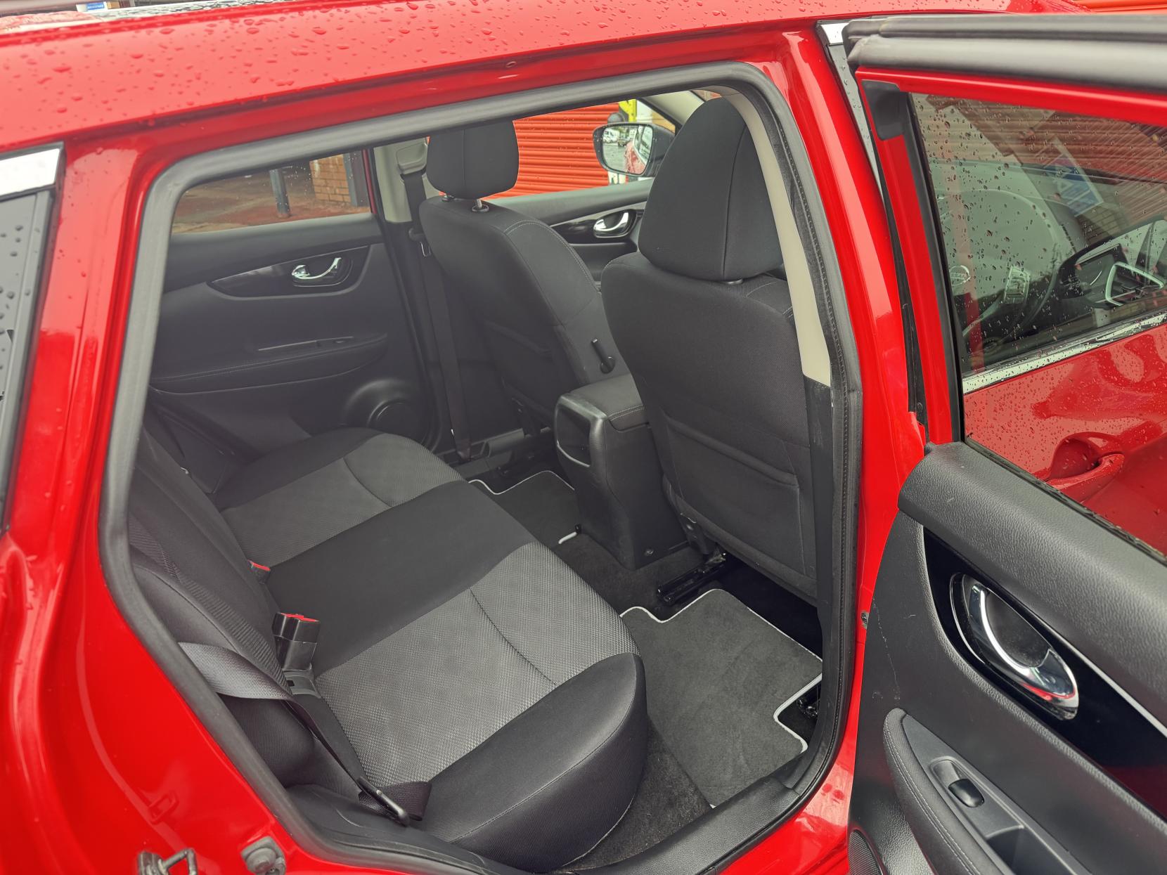 Nissan Qashqai 1.5 dCi n-tec+ SUV 5dr Diesel Manual 2WD Euro 6 (s/s) (110 ps)