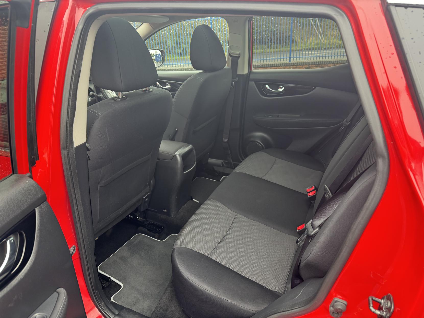 Nissan Qashqai 1.5 dCi n-tec+ SUV 5dr Diesel Manual 2WD Euro 6 (s/s) (110 ps)
