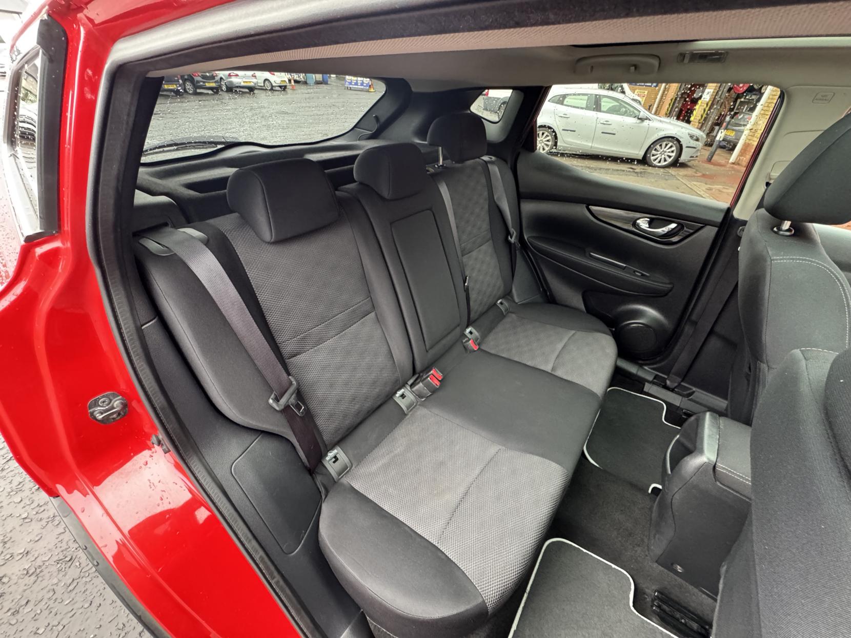 Nissan Qashqai 1.5 dCi n-tec+ SUV 5dr Diesel Manual 2WD Euro 6 (s/s) (110 ps)