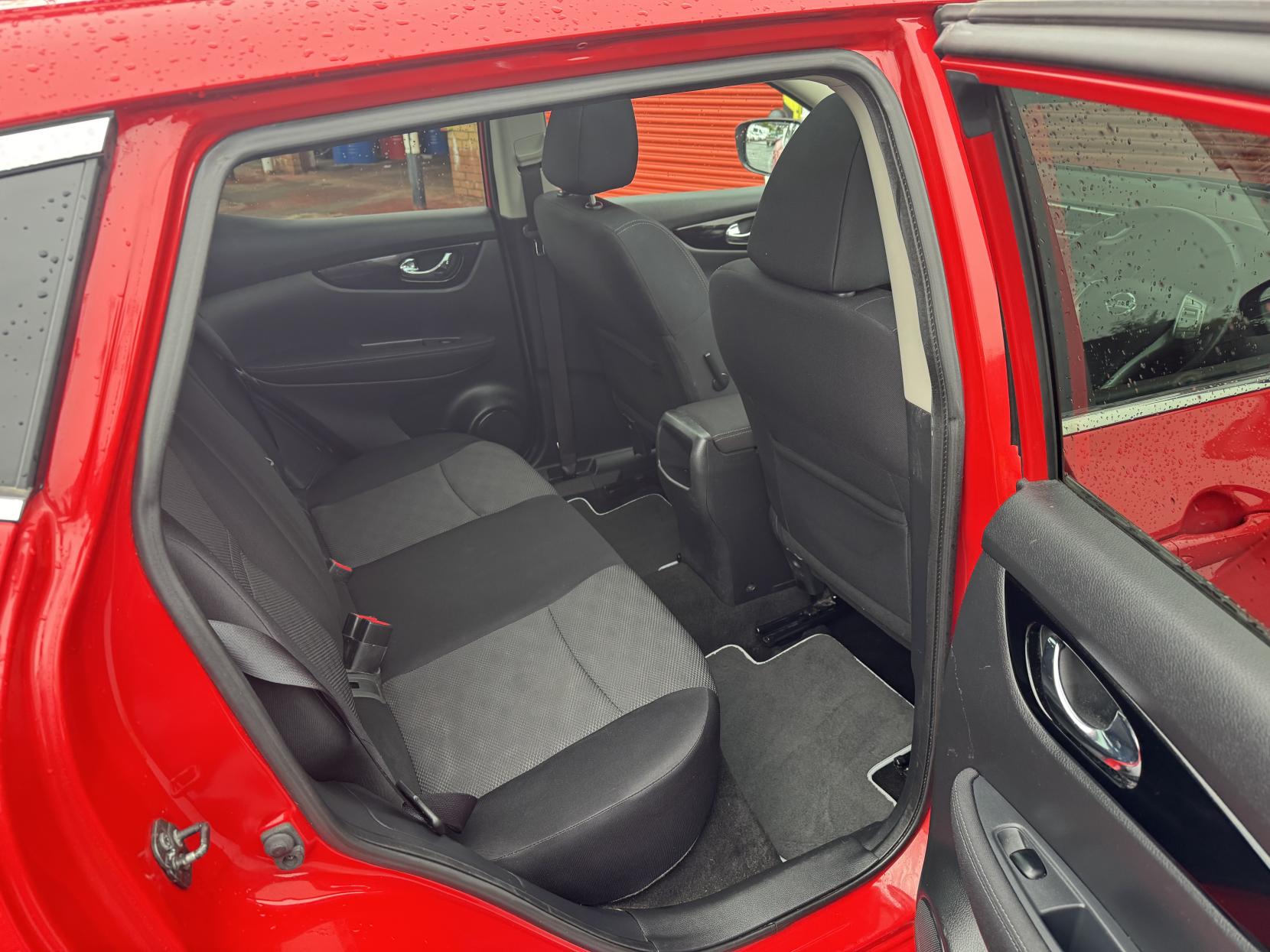 Nissan Qashqai 1.5 dCi n-tec+ SUV 5dr Diesel Manual 2WD Euro 6 (s/s) (110 ps)