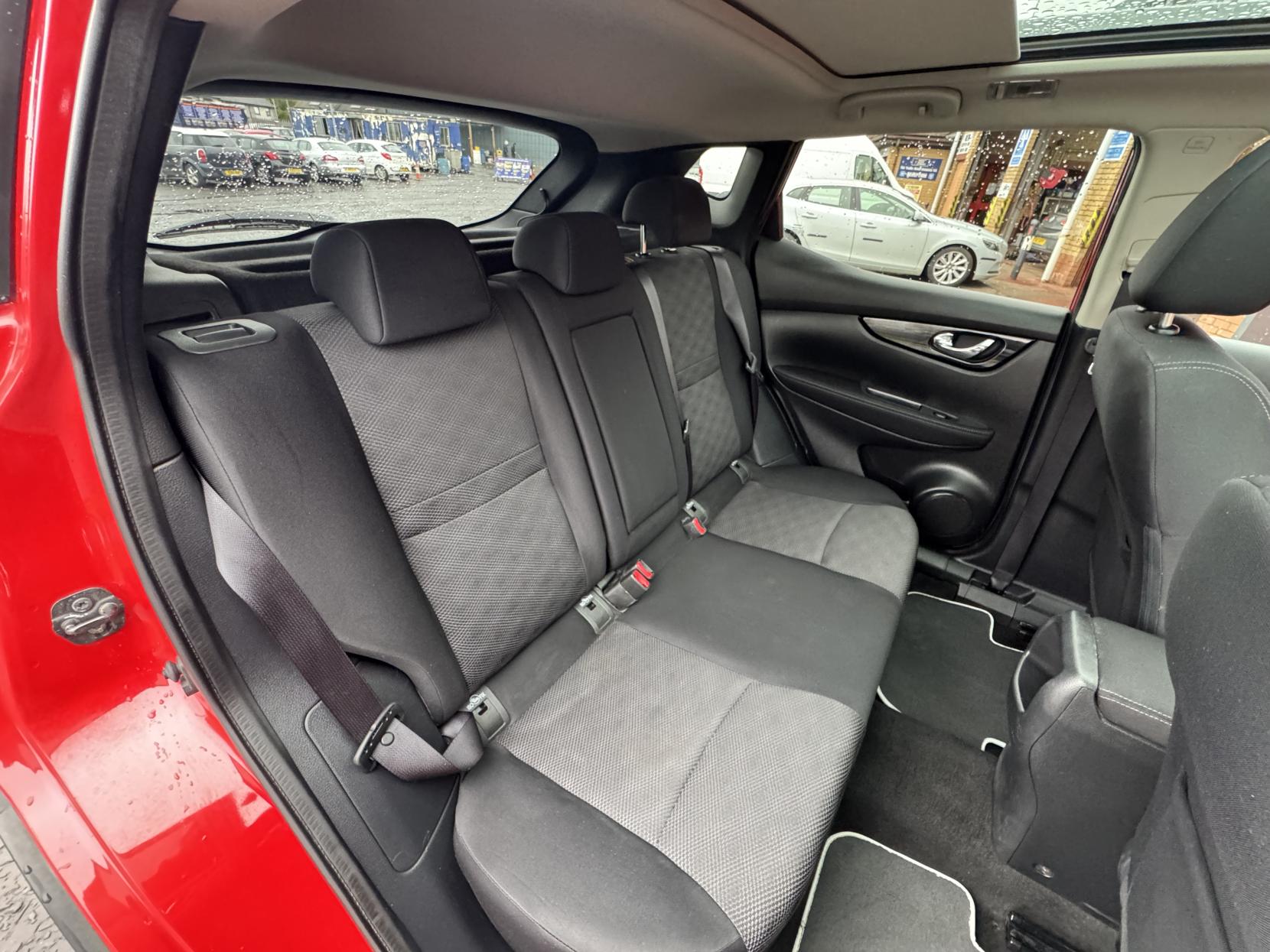 Nissan Qashqai 1.5 dCi n-tec+ SUV 5dr Diesel Manual 2WD Euro 6 (s/s) (110 ps)