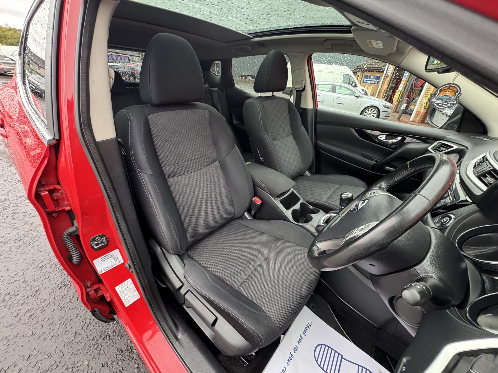 Nissan Qashqai 1.5 dCi n-tec+ SUV 5dr Diesel Manual 2WD Euro 6 (s/s) (110 ps)