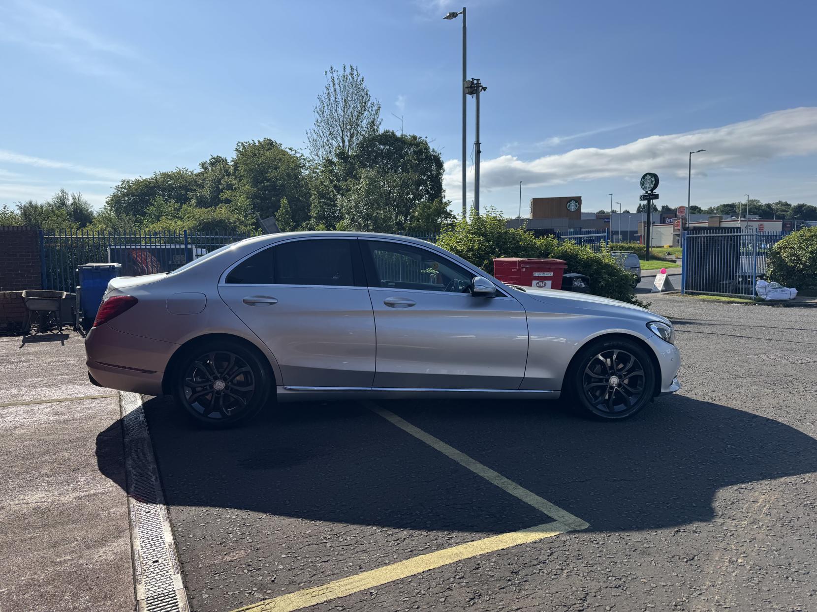 Mercedes-Benz C Class 2.1 C250 BlueTEC Sport Saloon 4dr Diesel G-Tronic+ Euro 6 (s/s) (204 ps)
