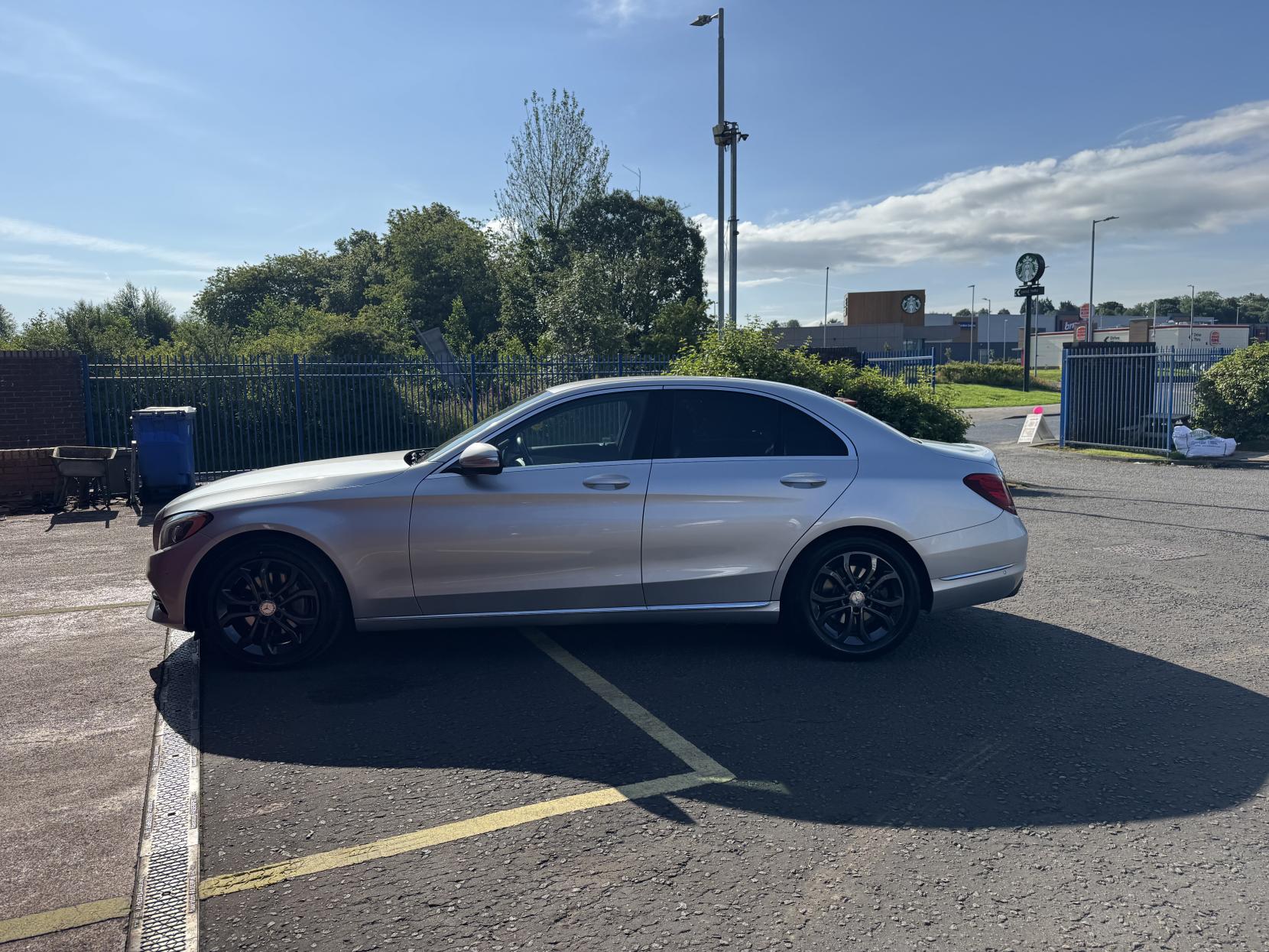 Mercedes-Benz C Class 2.1 C250 BlueTEC Sport Saloon 4dr Diesel G-Tronic+ Euro 6 (s/s) (204 ps)