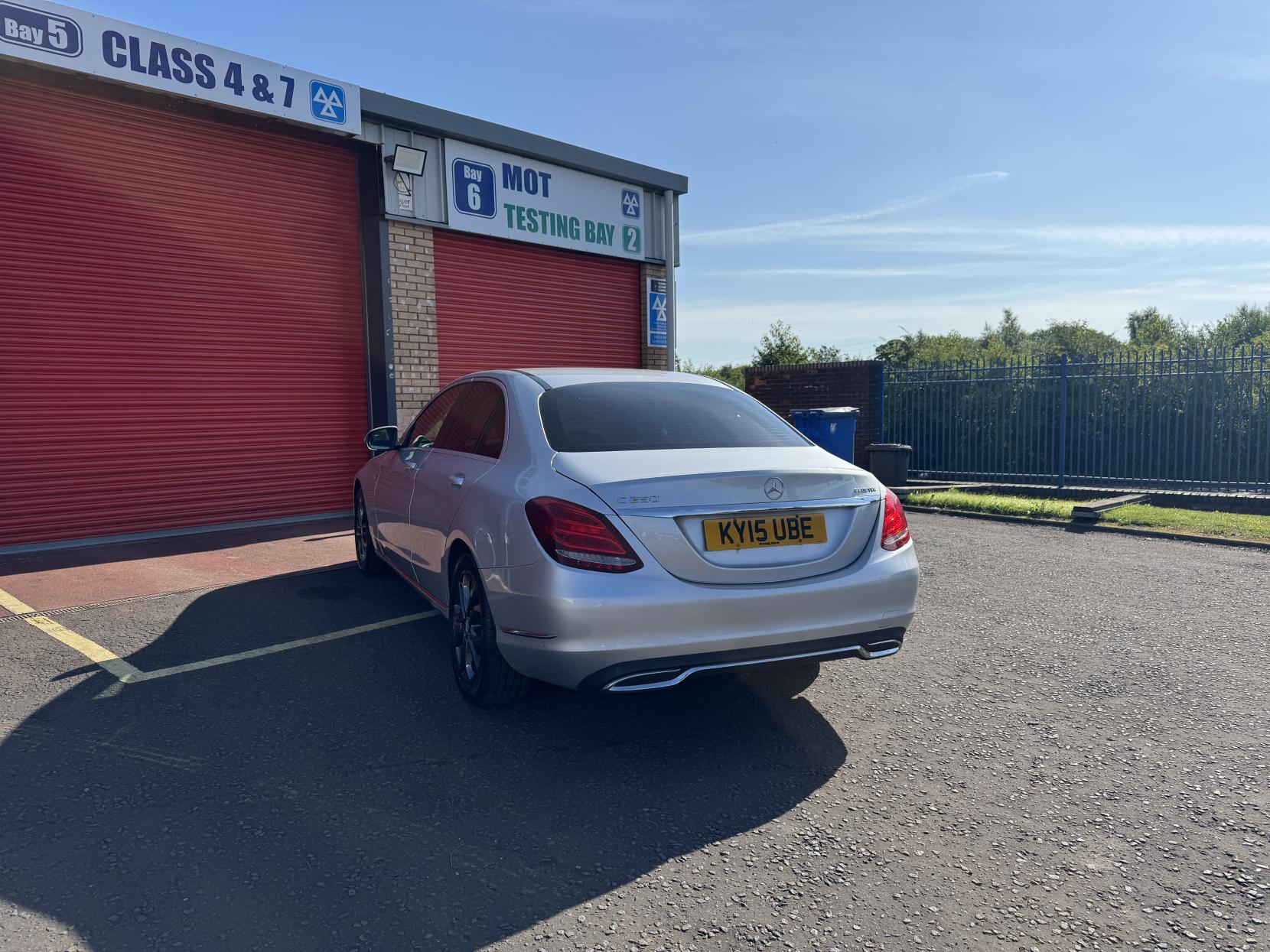 Mercedes-Benz C Class 2.1 C250 BlueTEC Sport Saloon 4dr Diesel G-Tronic+ Euro 6 (s/s) (204 ps)