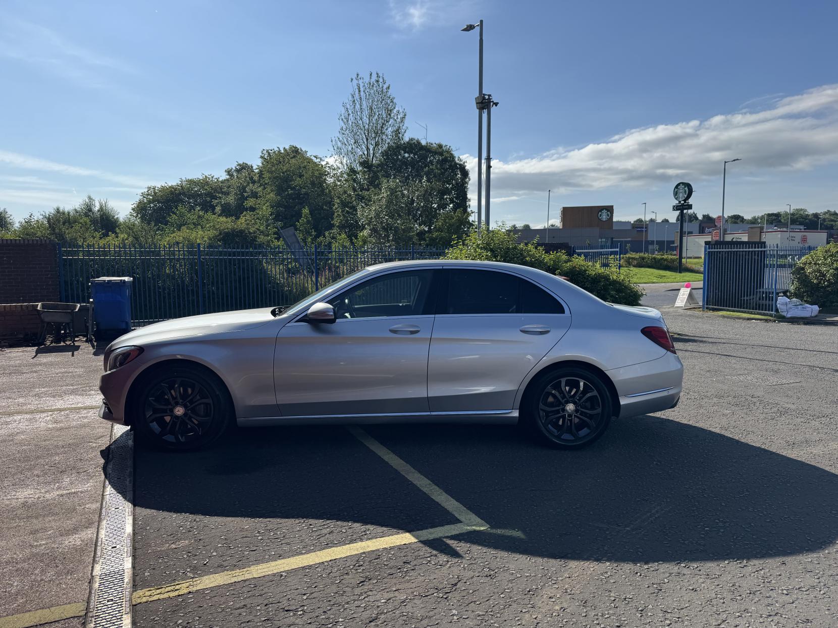 Mercedes-Benz C Class 2.1 C250 BlueTEC Sport Saloon 4dr Diesel G-Tronic+ Euro 6 (s/s) (204 ps)