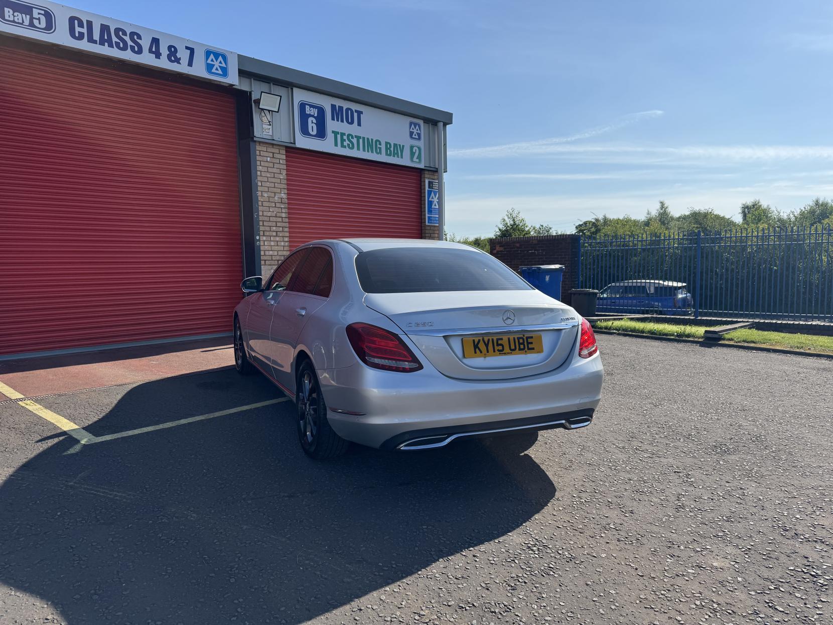 Mercedes-Benz C Class 2.1 C250 BlueTEC Sport Saloon 4dr Diesel G-Tronic+ Euro 6 (s/s) (204 ps)