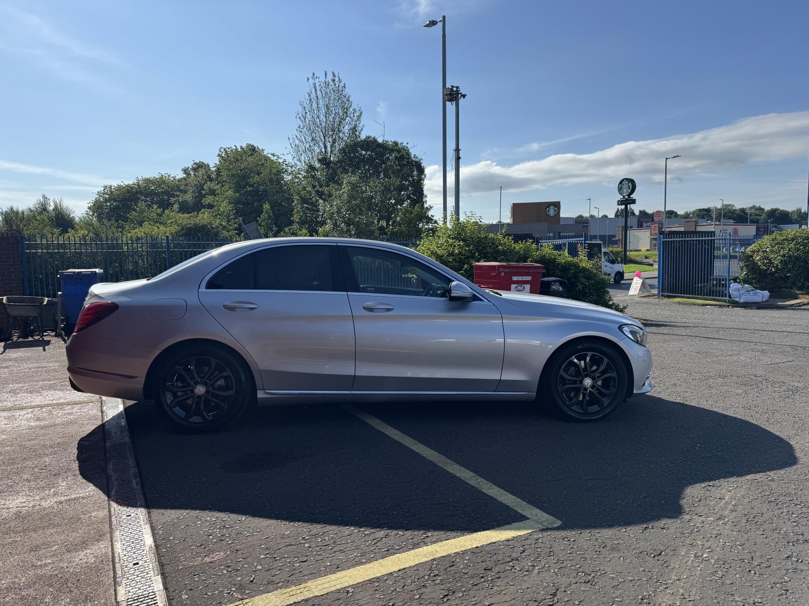 Mercedes-Benz C Class 2.1 C250 BlueTEC Sport Saloon 4dr Diesel G-Tronic+ Euro 6 (s/s) (204 ps)