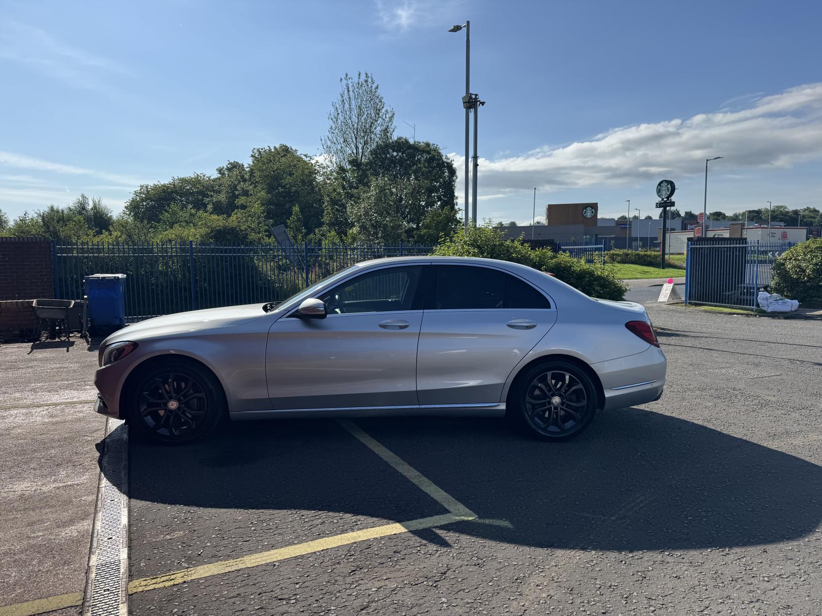Mercedes-Benz C Class 2.1 C250 BlueTEC Sport Saloon 4dr Diesel G-Tronic+ Euro 6 (s/s) (204 ps)
