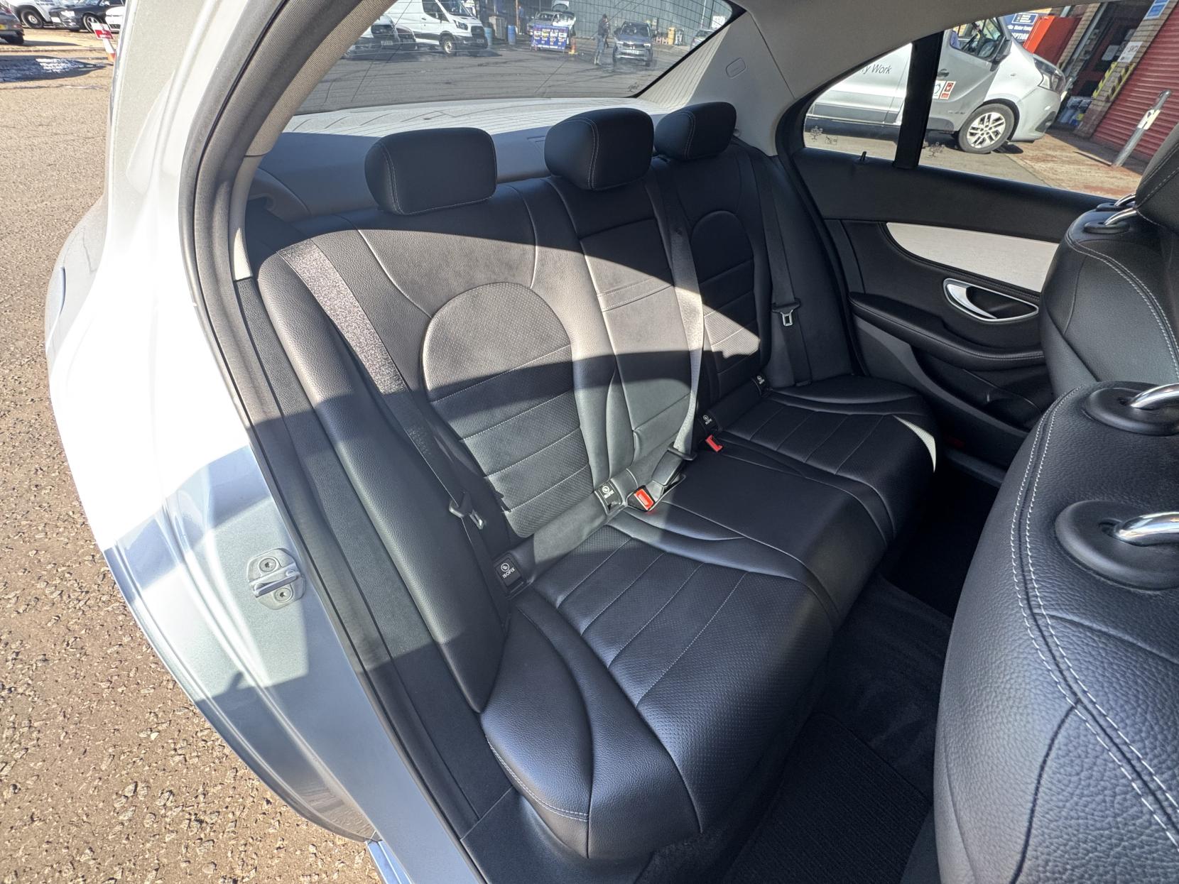 Mercedes-Benz C Class 2.1 C250 BlueTEC Sport Saloon 4dr Diesel G-Tronic+ Euro 6 (s/s) (204 ps)