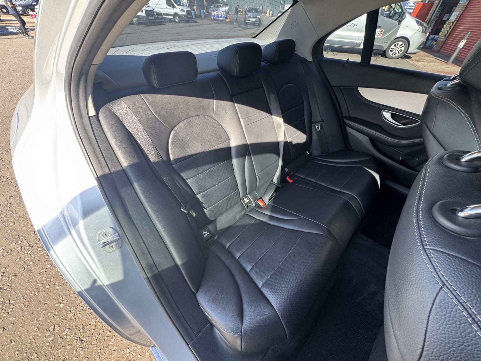 Mercedes-Benz C Class 2.1 C250 BlueTEC Sport Saloon 4dr Diesel G-Tronic+ Euro 6 (s/s) (204 ps)