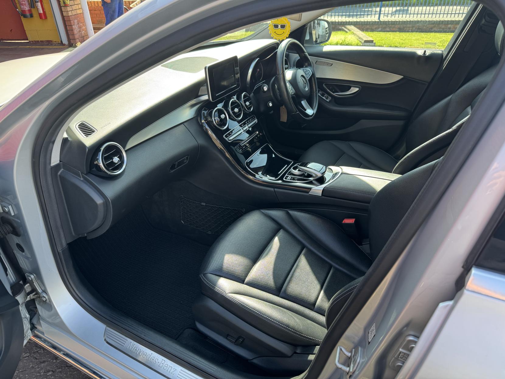 Mercedes-Benz C Class 2.1 C250 BlueTEC Sport Saloon 4dr Diesel G-Tronic+ Euro 6 (s/s) (204 ps)