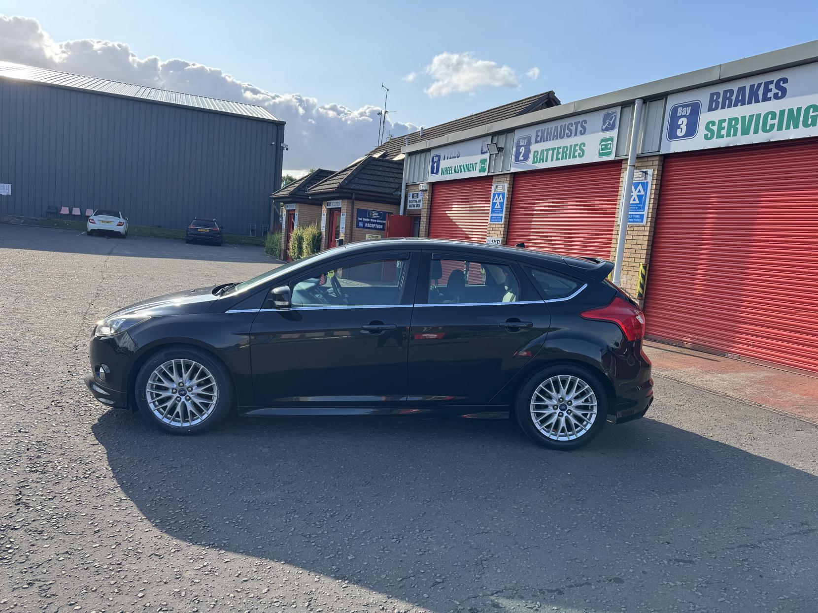 Ford Focus 1.6 TDCi Zetec S Hatchback 5dr Diesel Manual Euro 5 (s/s) (115 ps)