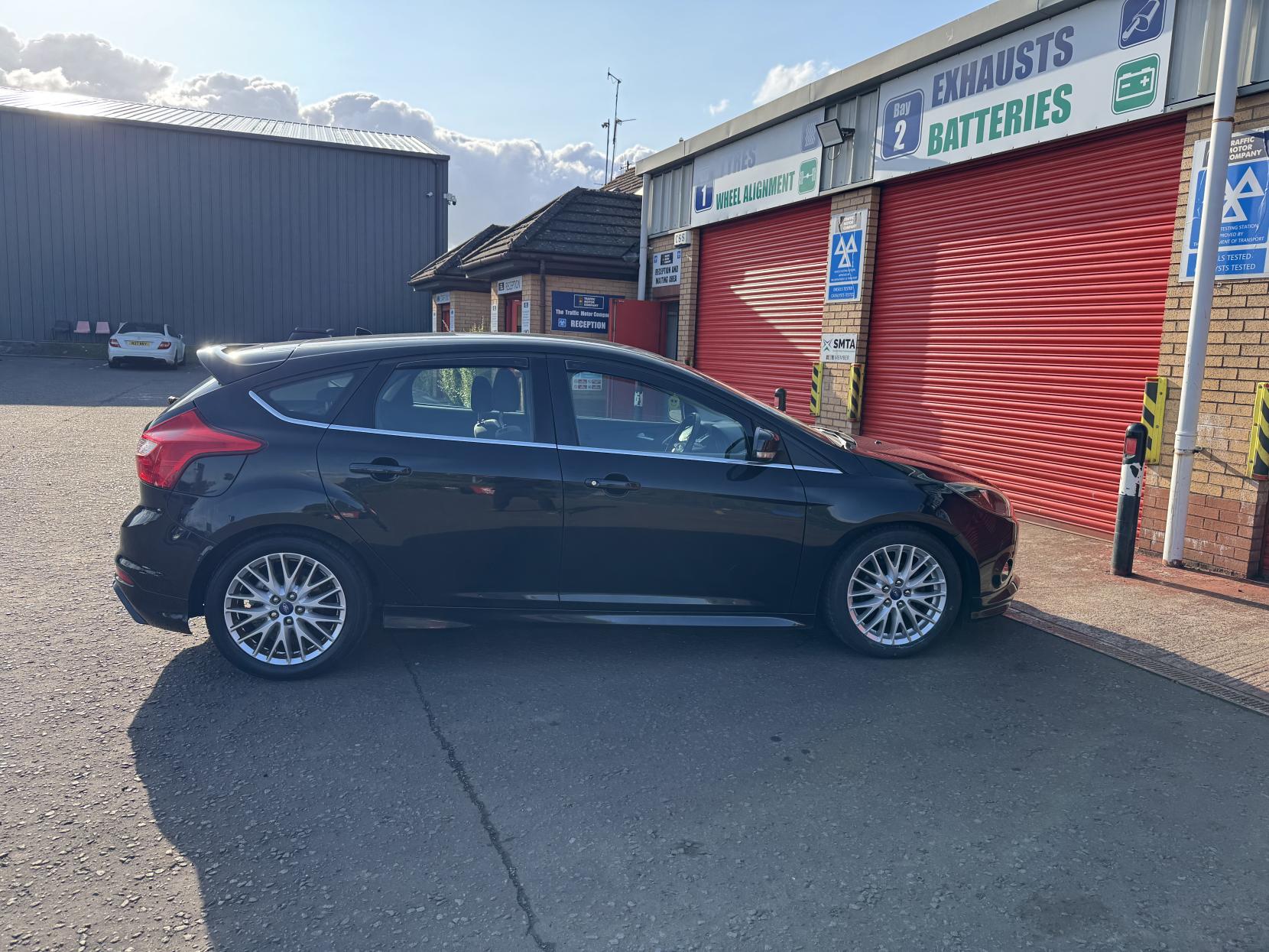 Ford Focus 1.6 TDCi Zetec S Hatchback 5dr Diesel Manual Euro 5 (s/s) (115 ps)