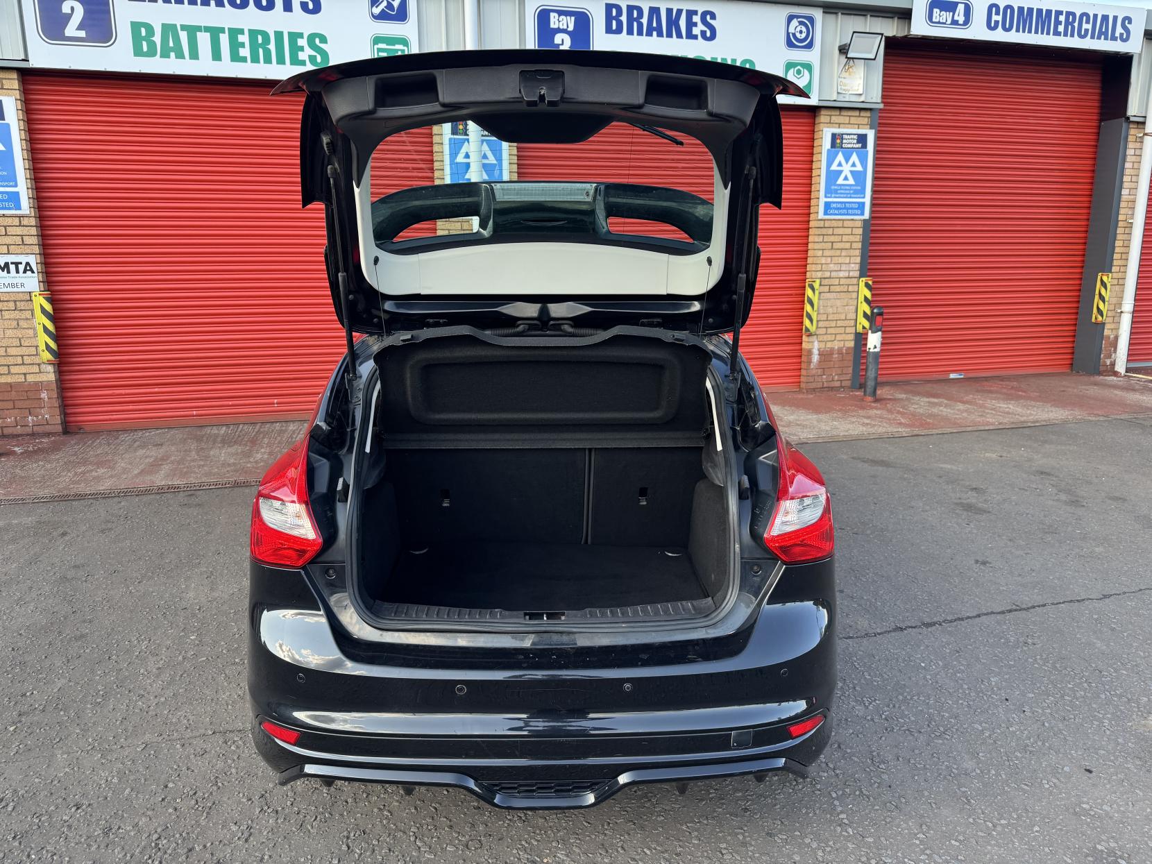 Ford Focus 1.6 TDCi Zetec S Hatchback 5dr Diesel Manual Euro 5 (s/s) (115 ps)