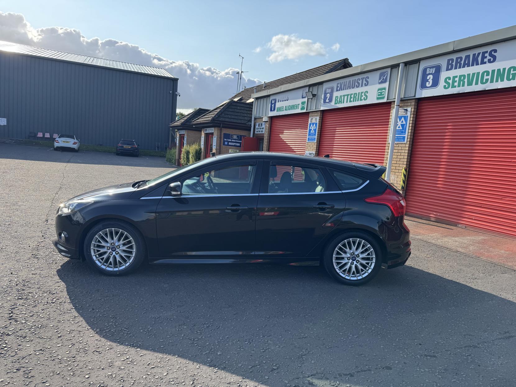 Ford Focus 1.6 TDCi Zetec S Hatchback 5dr Diesel Manual Euro 5 (s/s) (115 ps)