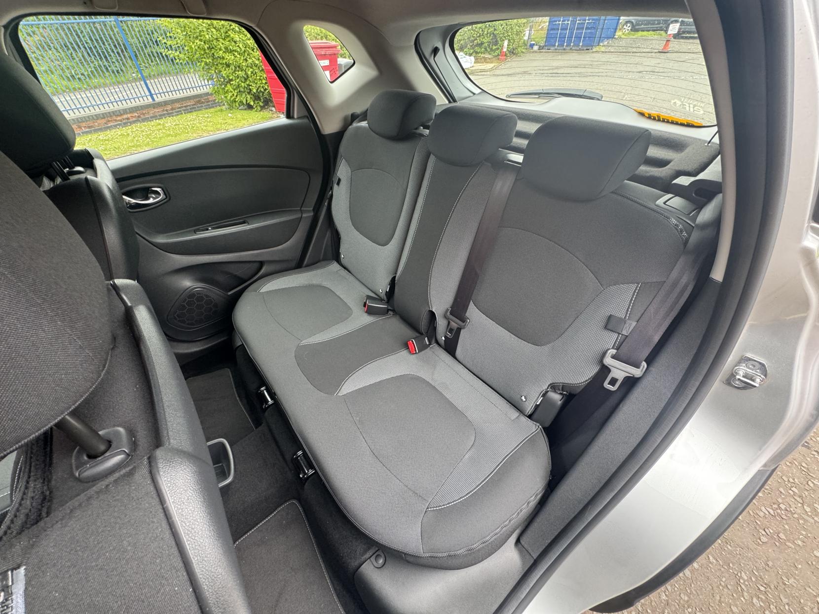 Renault Captur 0.9 TCe ENERGY Dynamique Nav SUV 5dr Petrol Manual Euro 6 (s/s) (90 ps)