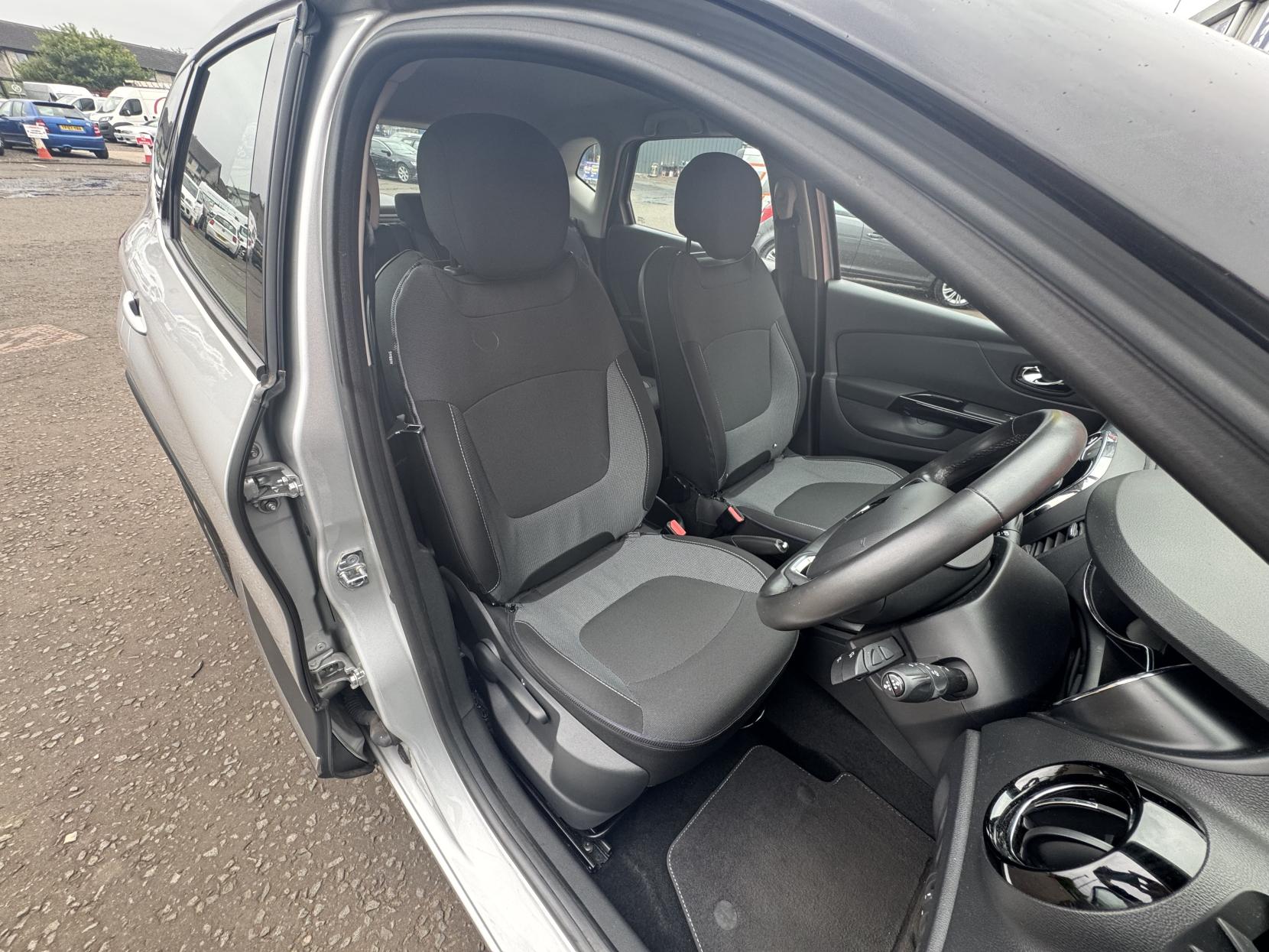 Renault Captur 0.9 TCe ENERGY Dynamique Nav SUV 5dr Petrol Manual Euro 6 (s/s) (90 ps)