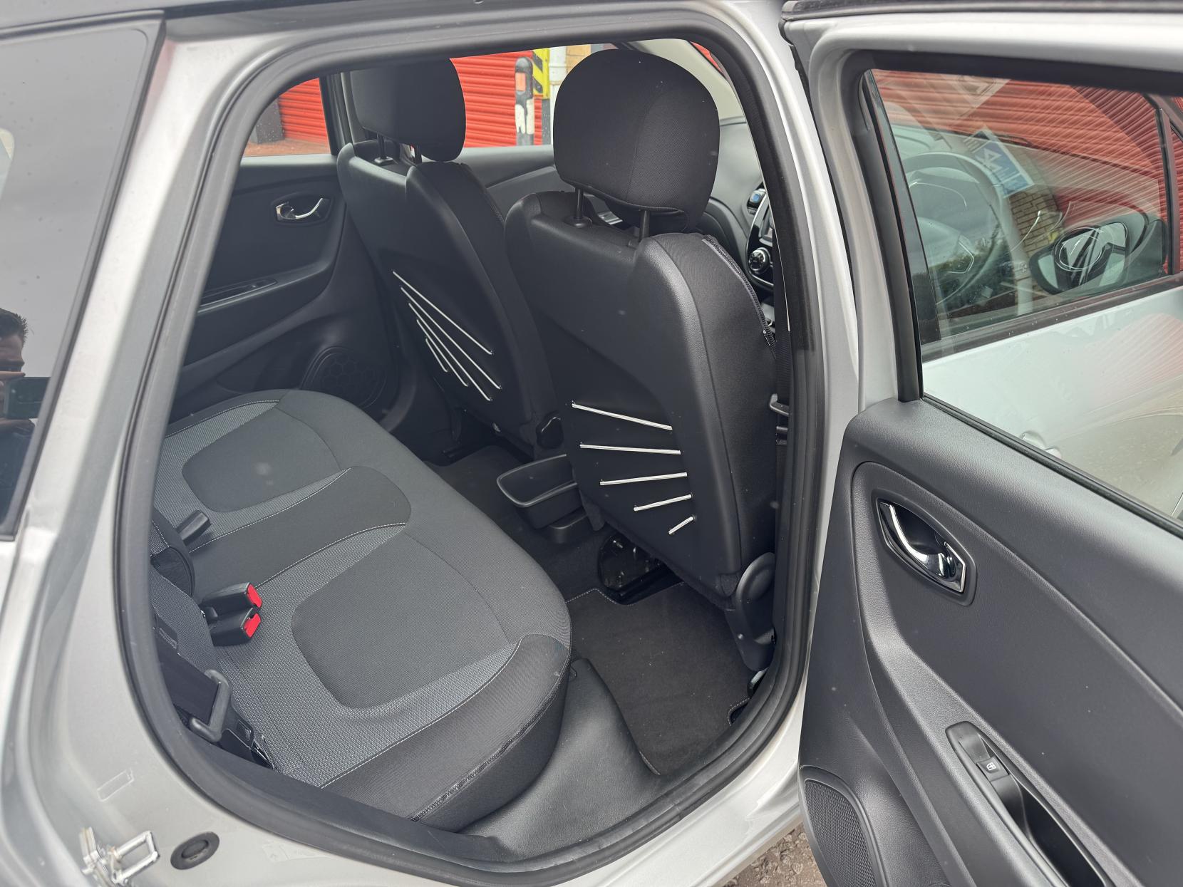 Renault Captur 0.9 TCe ENERGY Dynamique Nav SUV 5dr Petrol Manual Euro 6 (s/s) (90 ps)