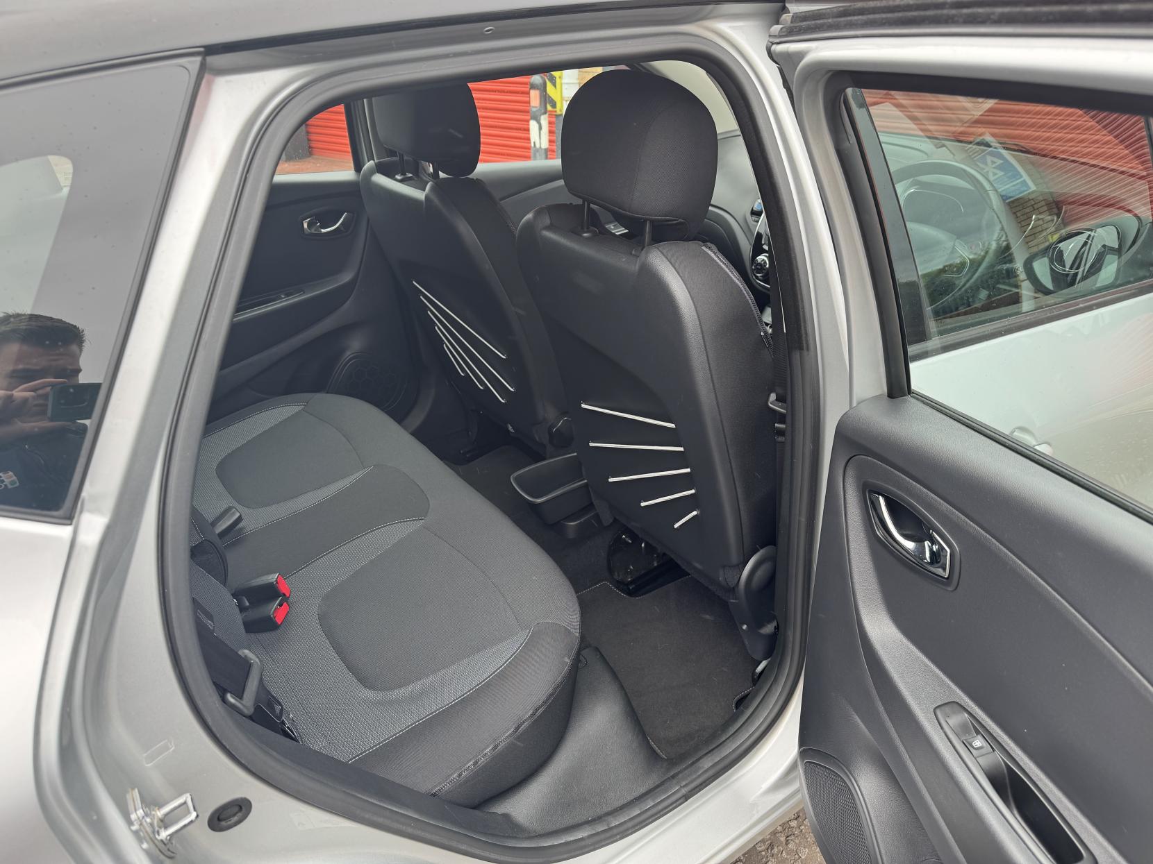 Renault Captur 0.9 TCe ENERGY Dynamique Nav SUV 5dr Petrol Manual Euro 6 (s/s) (90 ps)