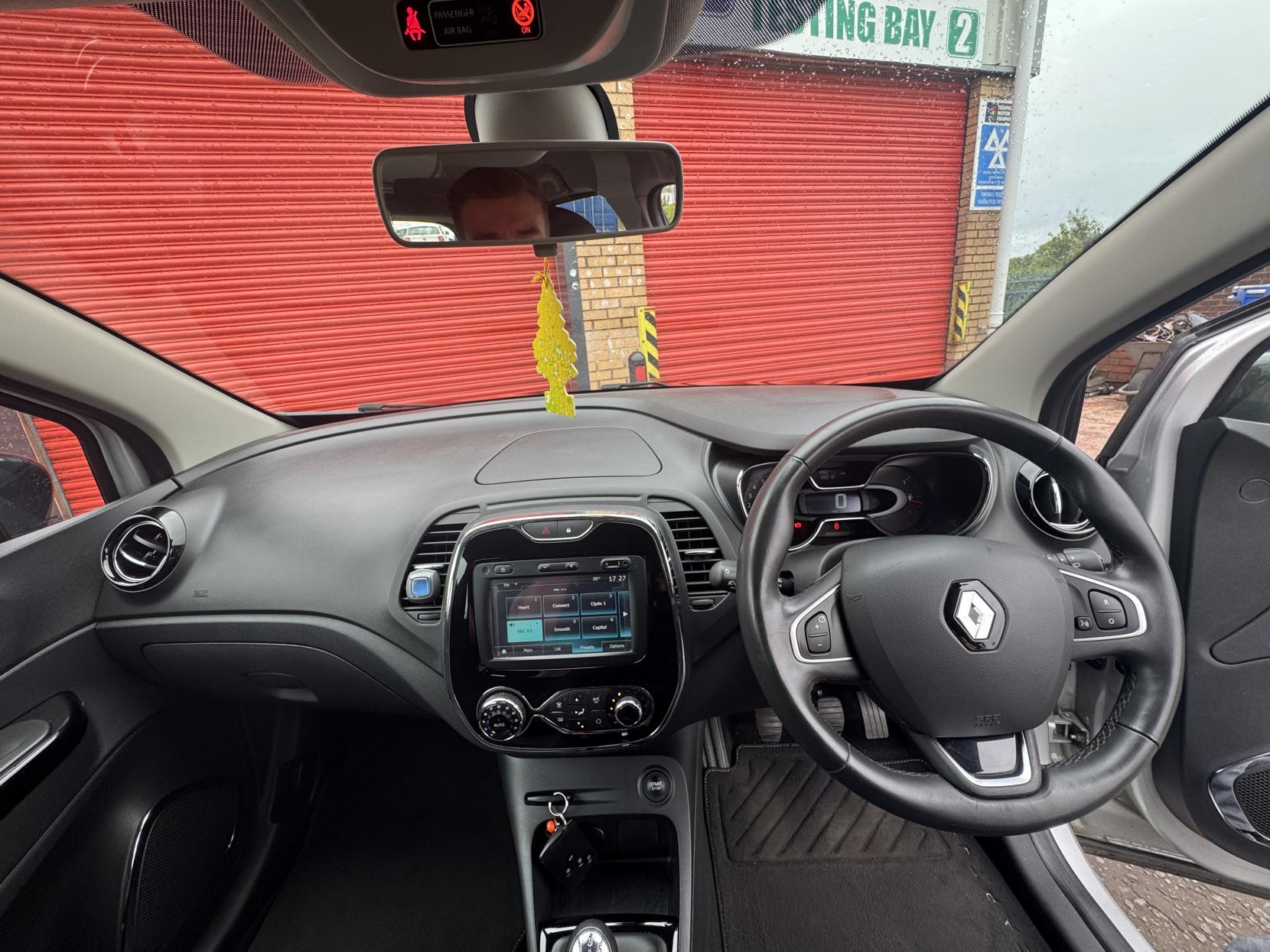 Renault Captur 0.9 TCe ENERGY Dynamique Nav SUV 5dr Petrol Manual Euro 6 (s/s) (90 ps)