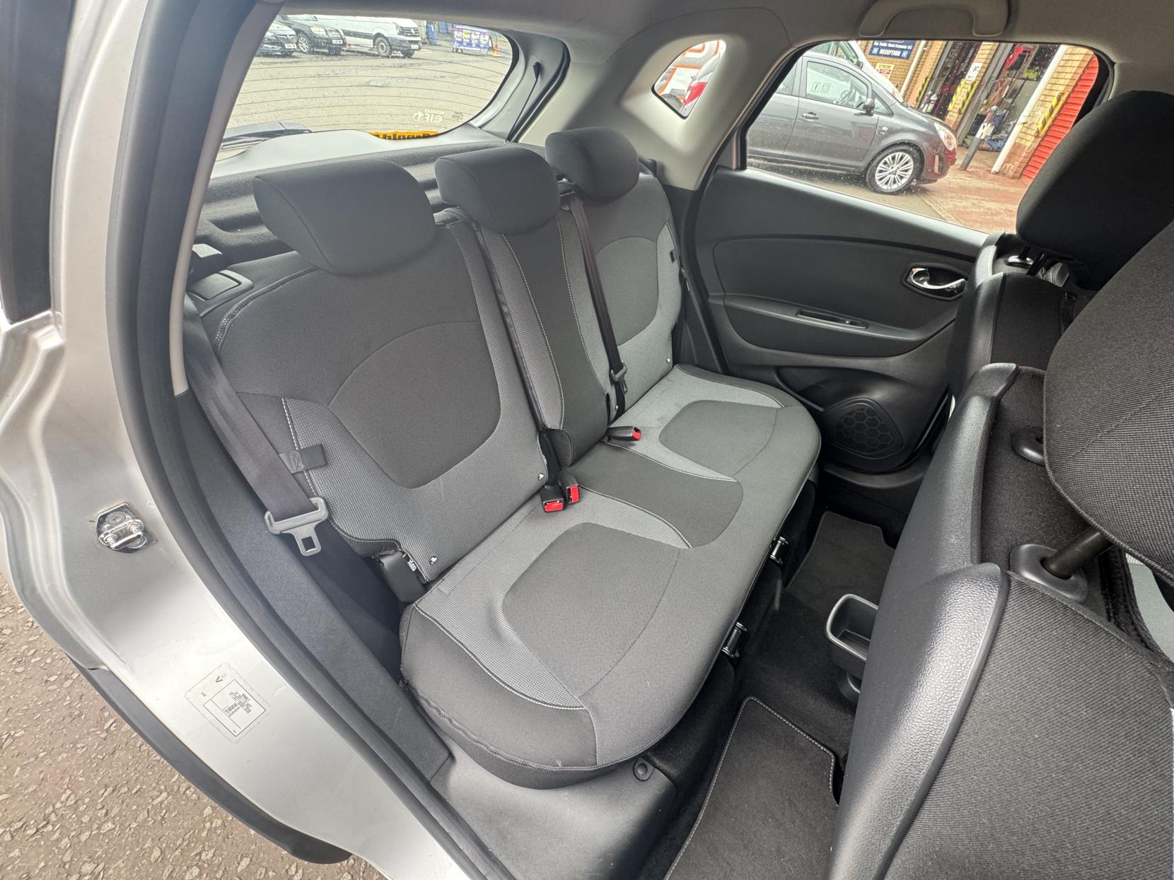 Renault Captur 0.9 TCe ENERGY Dynamique Nav SUV 5dr Petrol Manual Euro 6 (s/s) (90 ps)