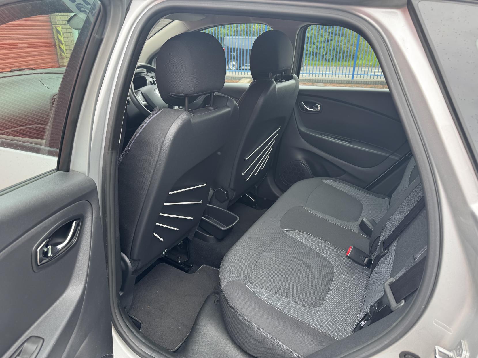 Renault Captur 0.9 TCe ENERGY Dynamique Nav SUV 5dr Petrol Manual Euro 6 (s/s) (90 ps)