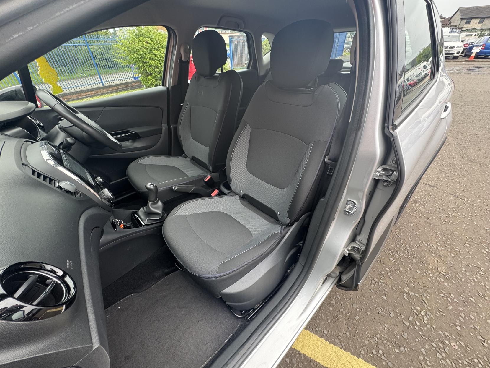 Renault Captur 0.9 TCe ENERGY Dynamique Nav SUV 5dr Petrol Manual Euro 6 (s/s) (90 ps)
