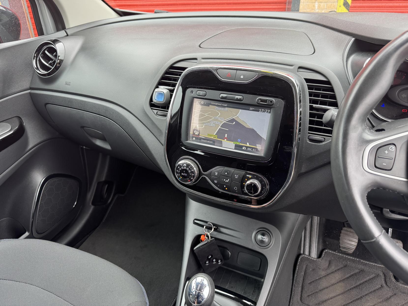 Renault Captur 0.9 TCe ENERGY Dynamique Nav SUV 5dr Petrol Manual Euro 6 (s/s) (90 ps)