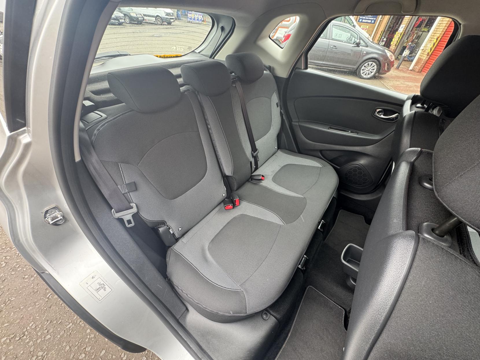 Renault Captur 0.9 TCe ENERGY Dynamique Nav SUV 5dr Petrol Manual Euro 6 (s/s) (90 ps)