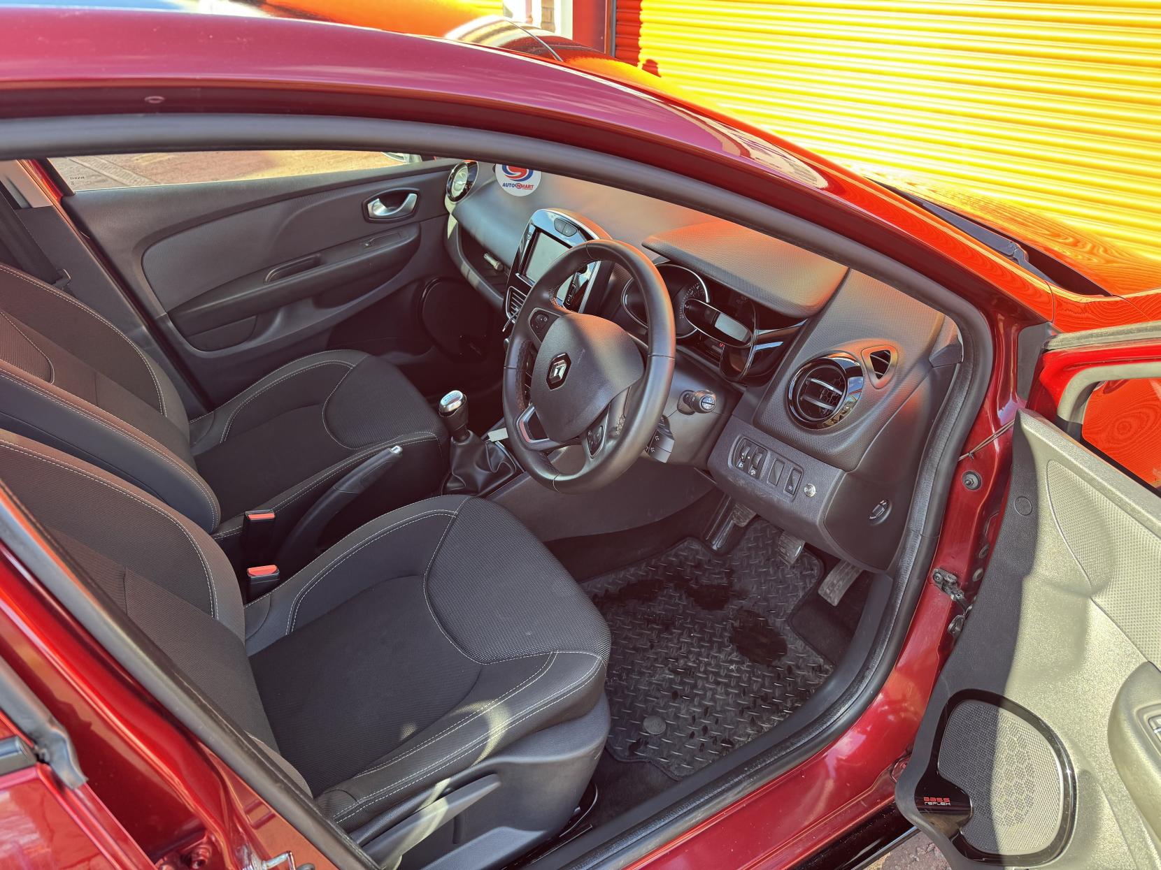 Renault Clio 0.9 TCe Dynamique Nav Hatchback 5dr Petrol Manual Euro 6 (s/s) (90 ps)