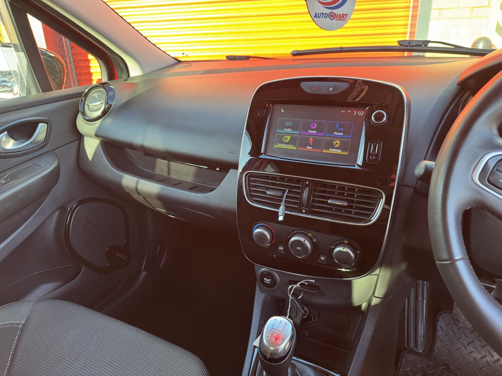 Renault Clio 0.9 TCe Dynamique Nav Hatchback 5dr Petrol Manual Euro 6 (s/s) (90 ps)