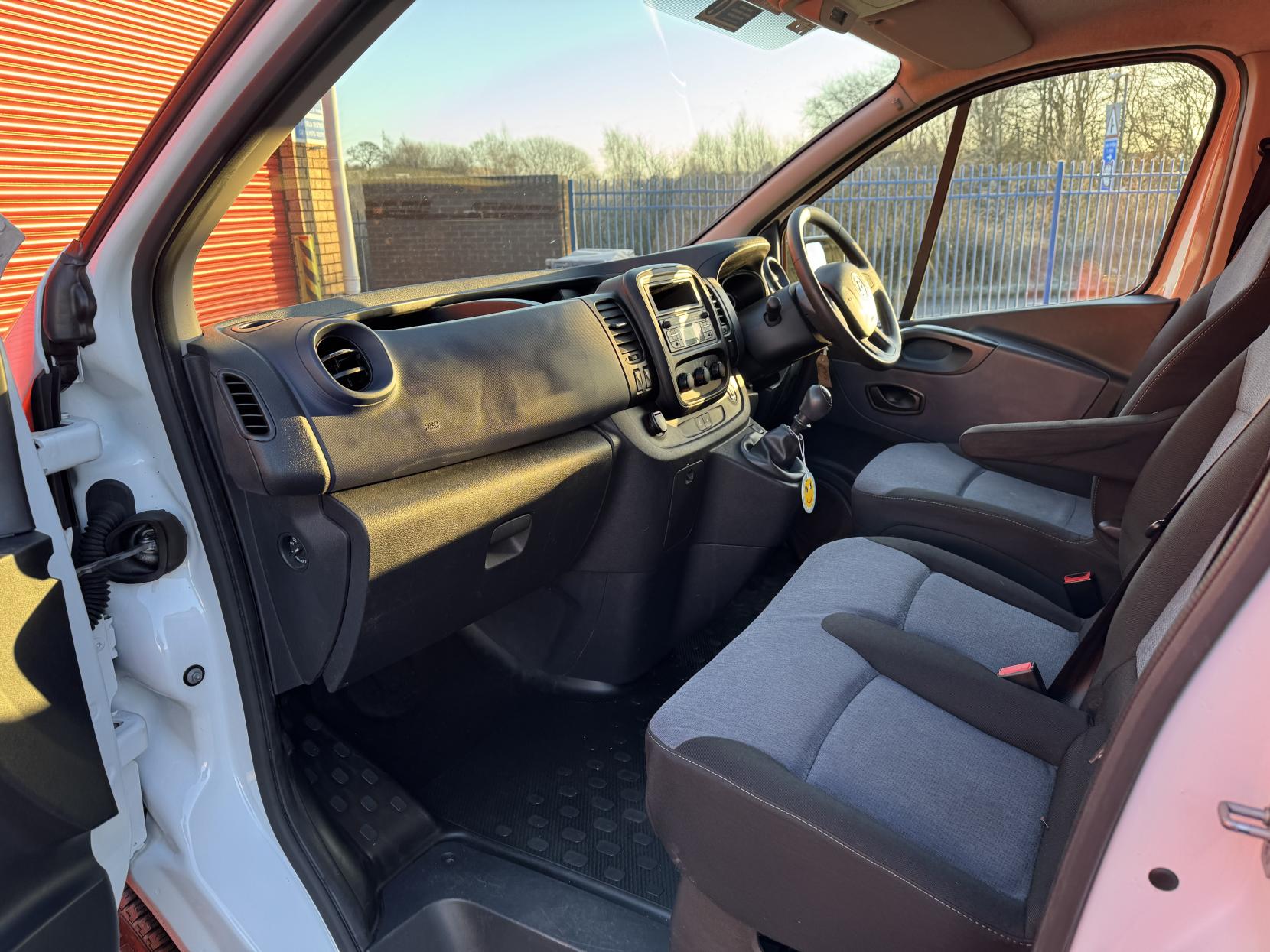 Vauxhall Vivaro 1.6 CDTi 2900 ecoFLEX Panel Van 5dr Diesel Manual L1 H1 Euro 5 (s/s) (90 ps)