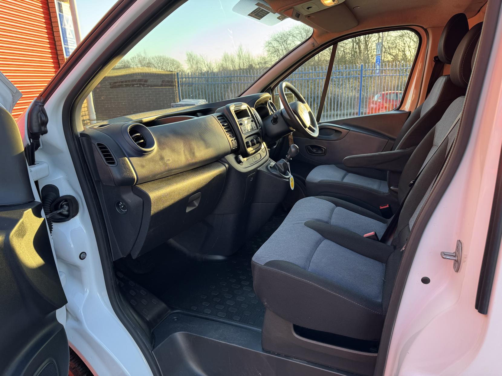 Vauxhall Vivaro 1.6 CDTi 2900 ecoFLEX Panel Van 5dr Diesel Manual L1 H1 Euro 5 (s/s) (90 ps)