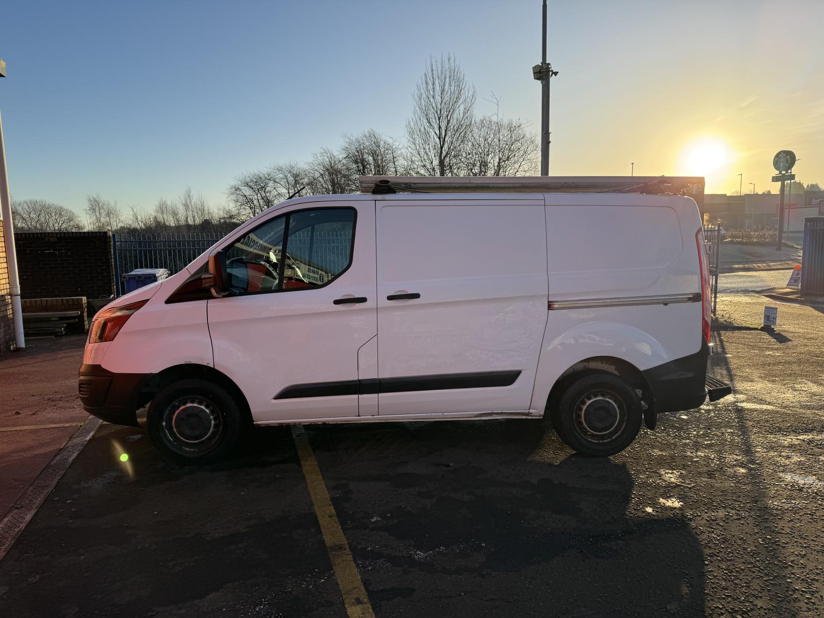 Ford Transit Custom 2.0 TDCi 310 Panel Van 5dr Diesel Manual L1 H1 (163 g/km, 104 bhp)