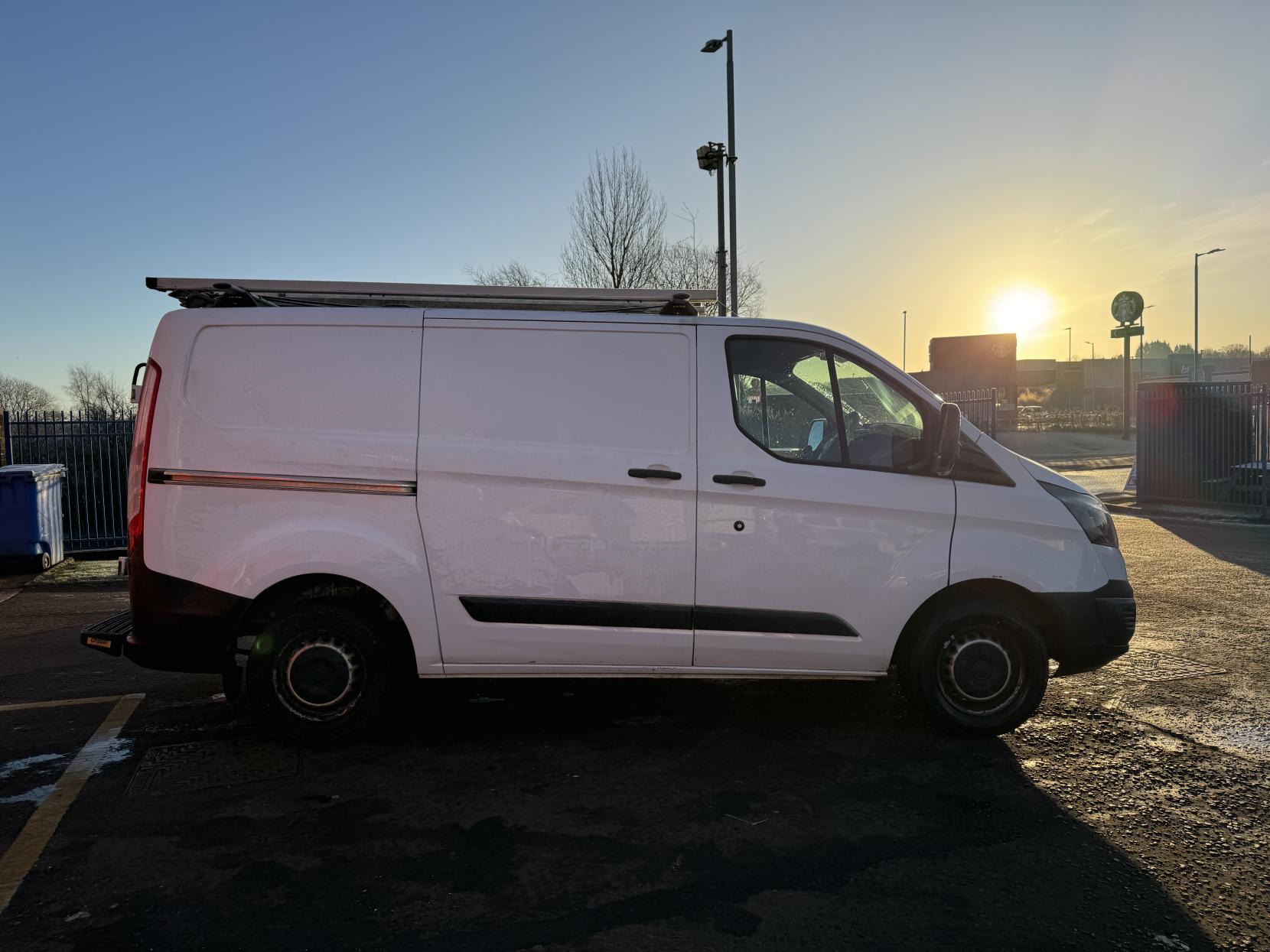 Ford Transit Custom 2.0 TDCi 310 Panel Van 5dr Diesel Manual L1 H1 (163 g/km, 104 bhp)